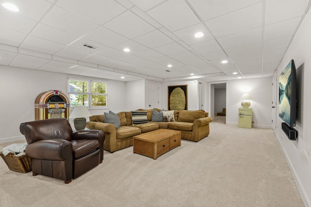 895 Waddington Court
