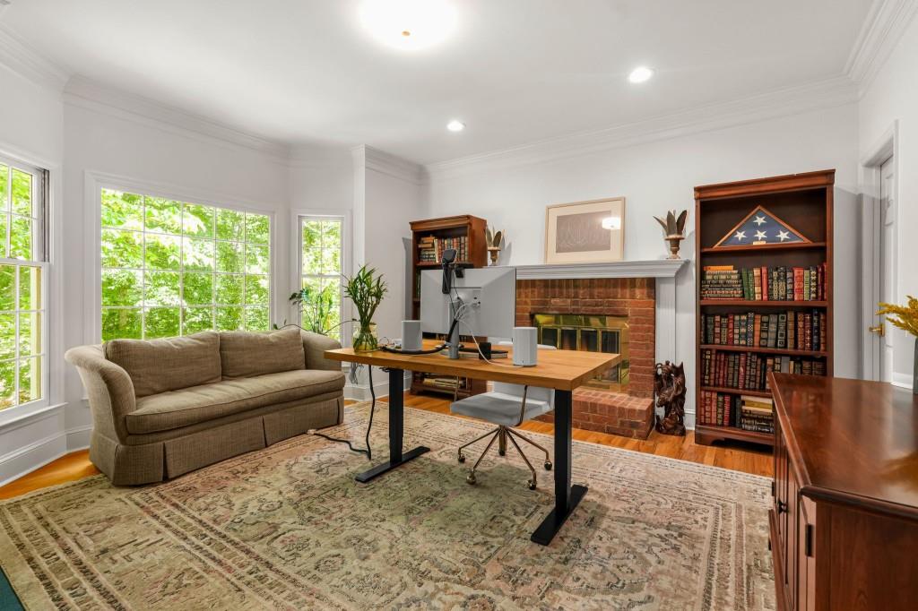 895 Waddington Court