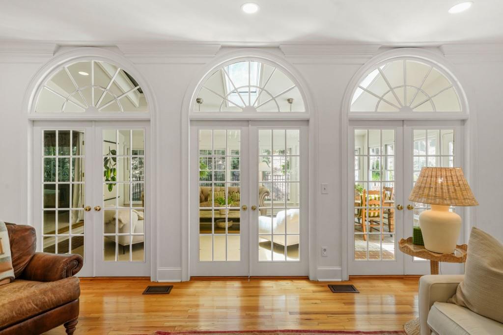 895 Waddington Court