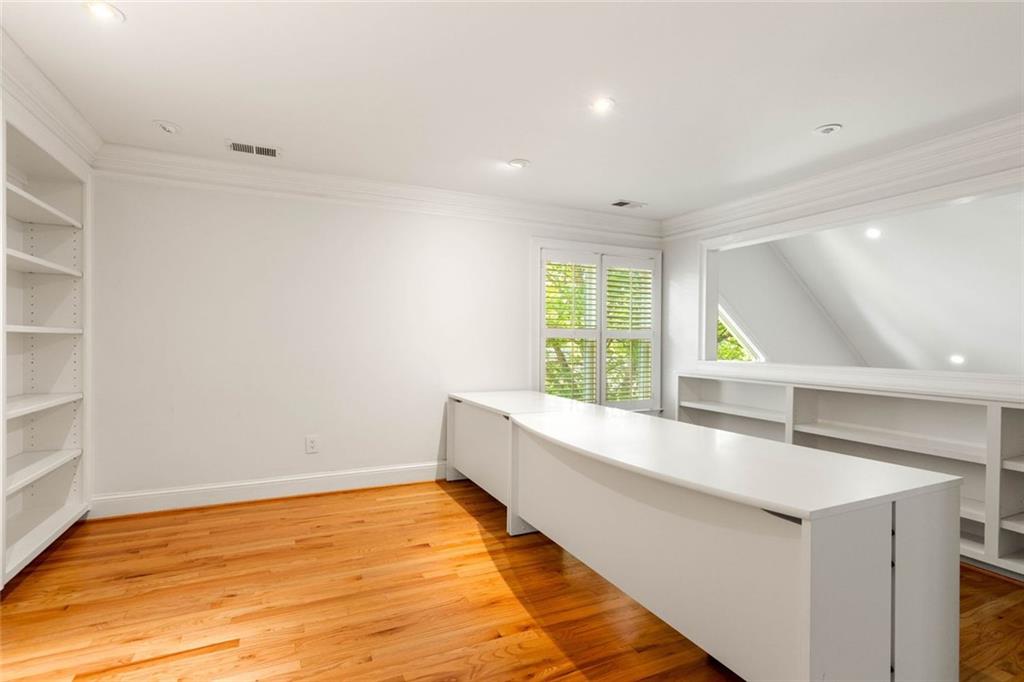3736 Harts Pl