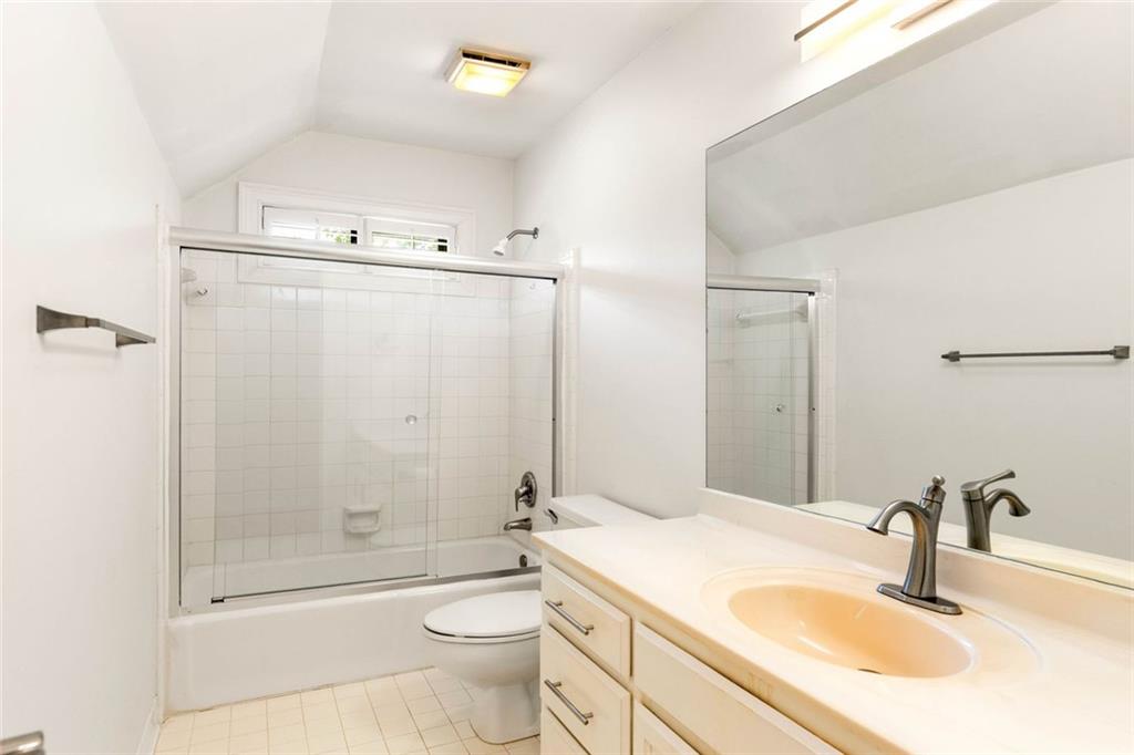 3736 Harts Pl