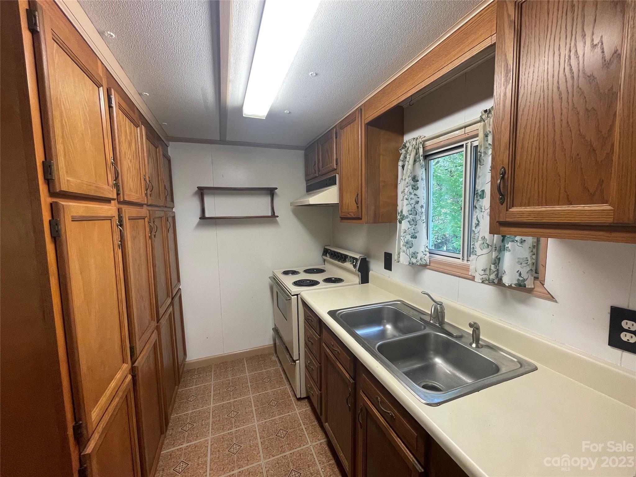 65 Red Bird Song Road