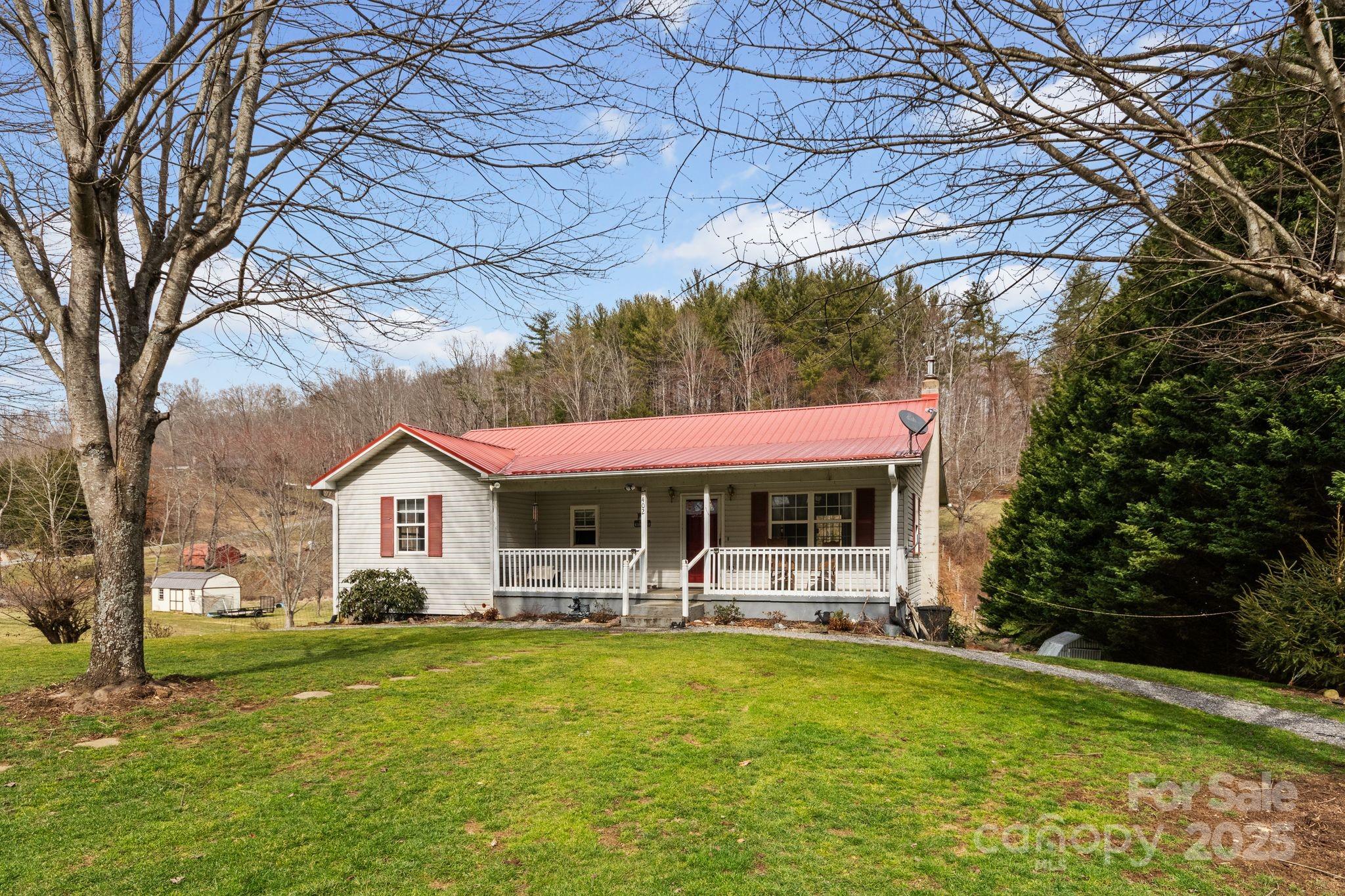 402 Willis Cove Road