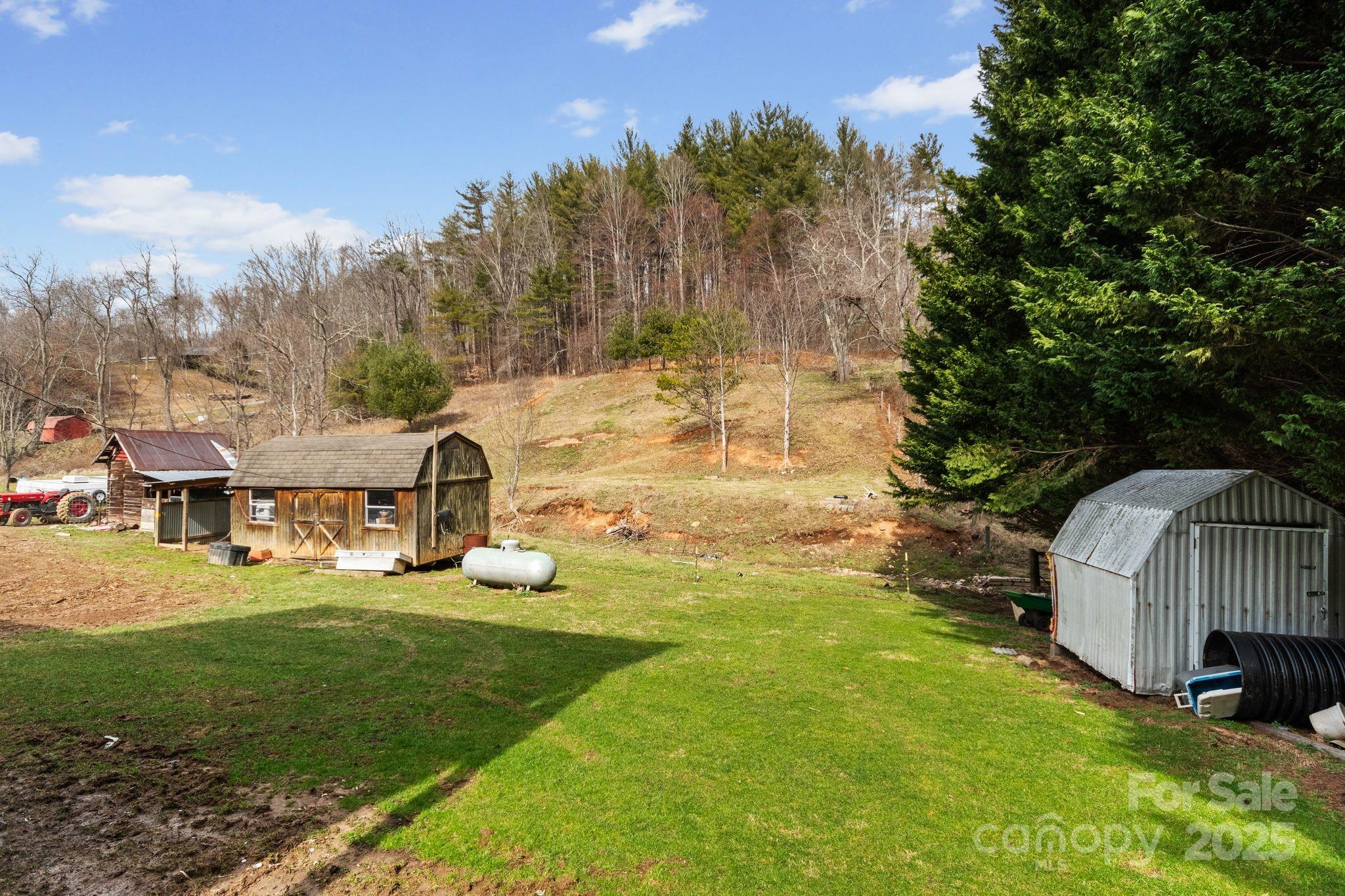 402 Willis Cove Road