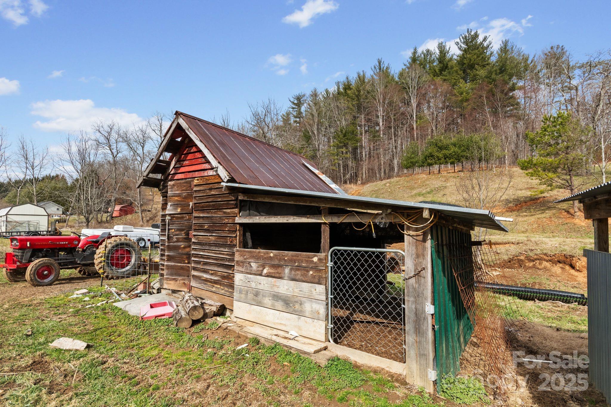 402 Willis Cove Road