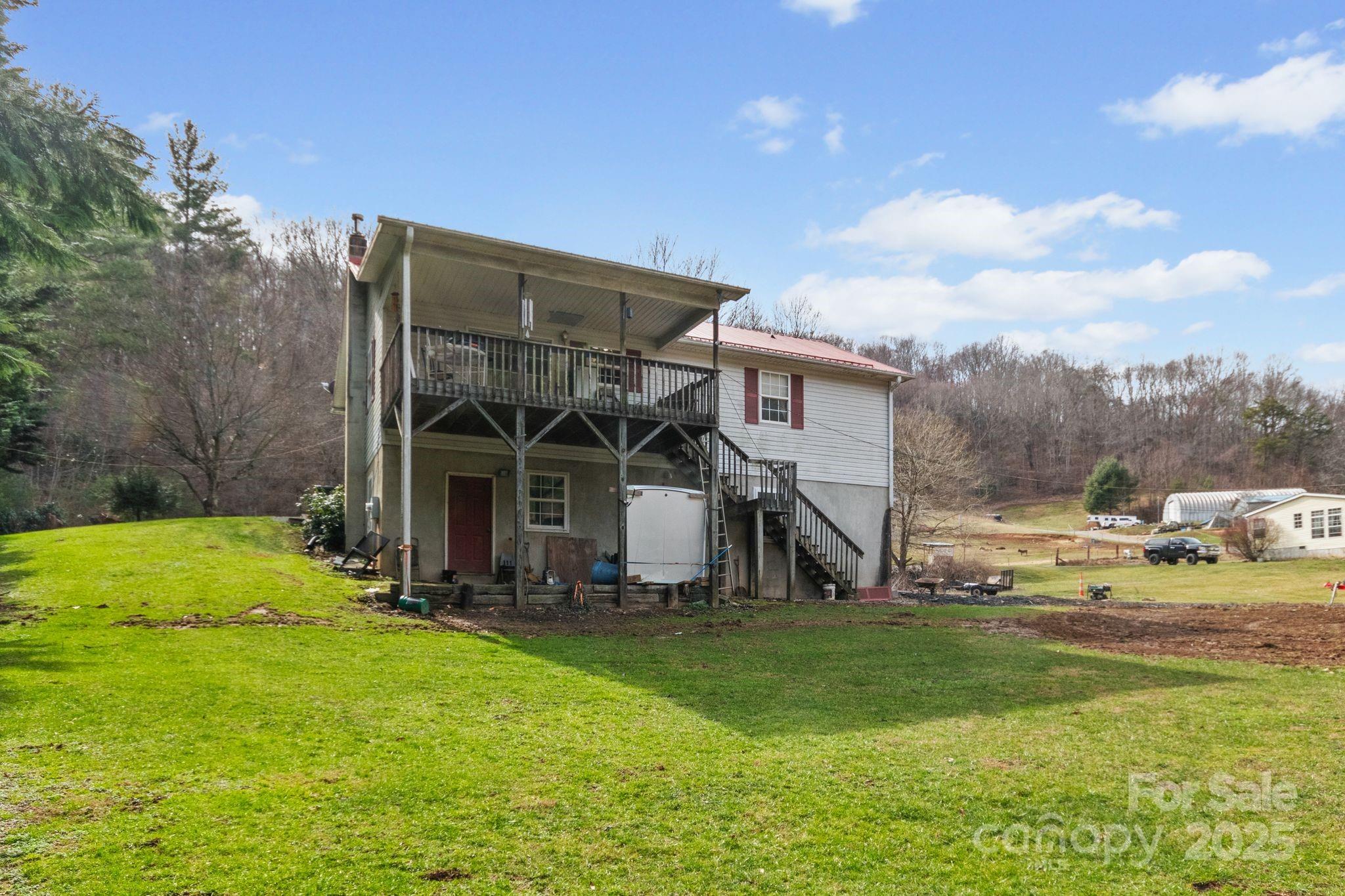 402 Willis Cove Road