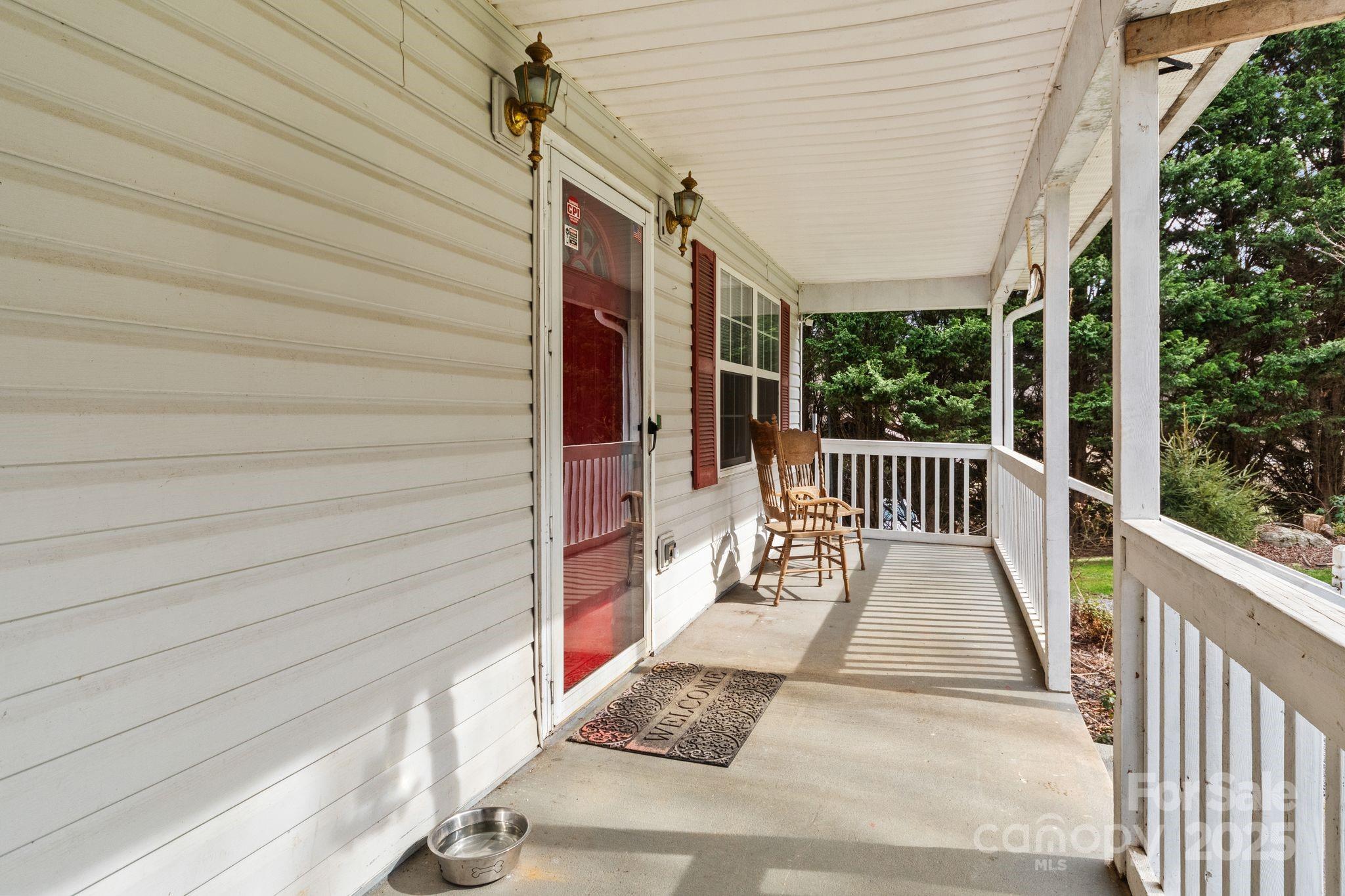 402 Willis Cove Road