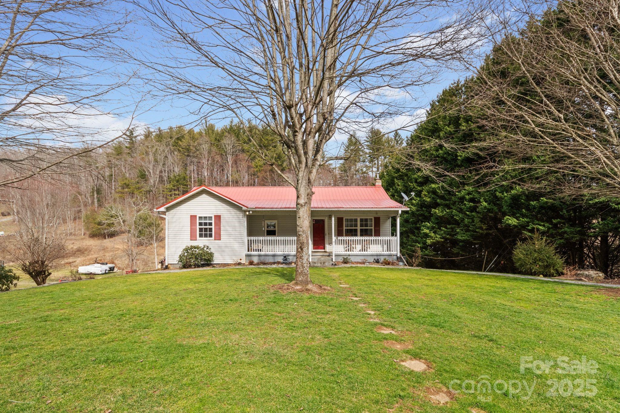 402 Willis Cove Road