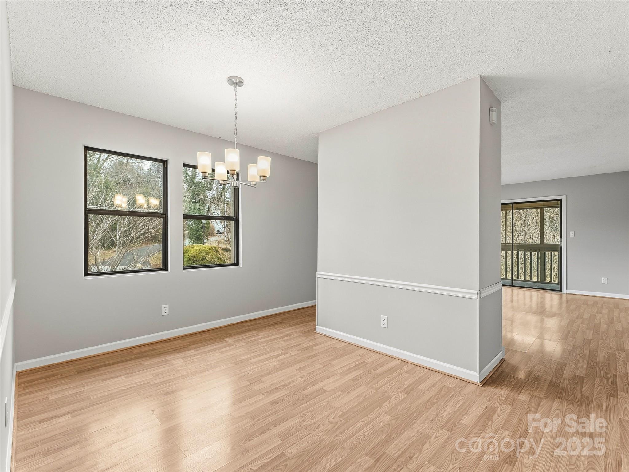 102 Abbey Circle
