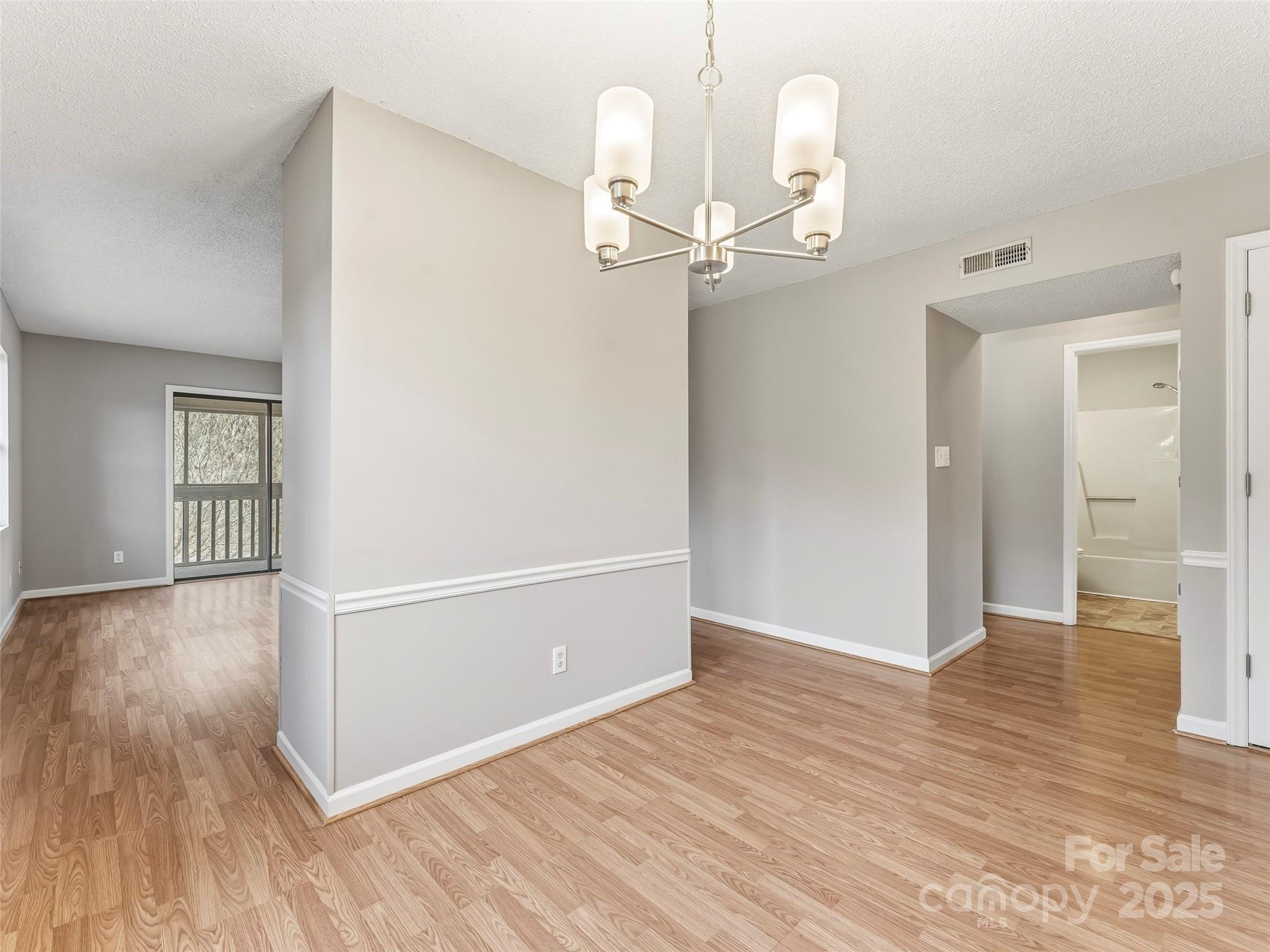 102 Abbey Circle