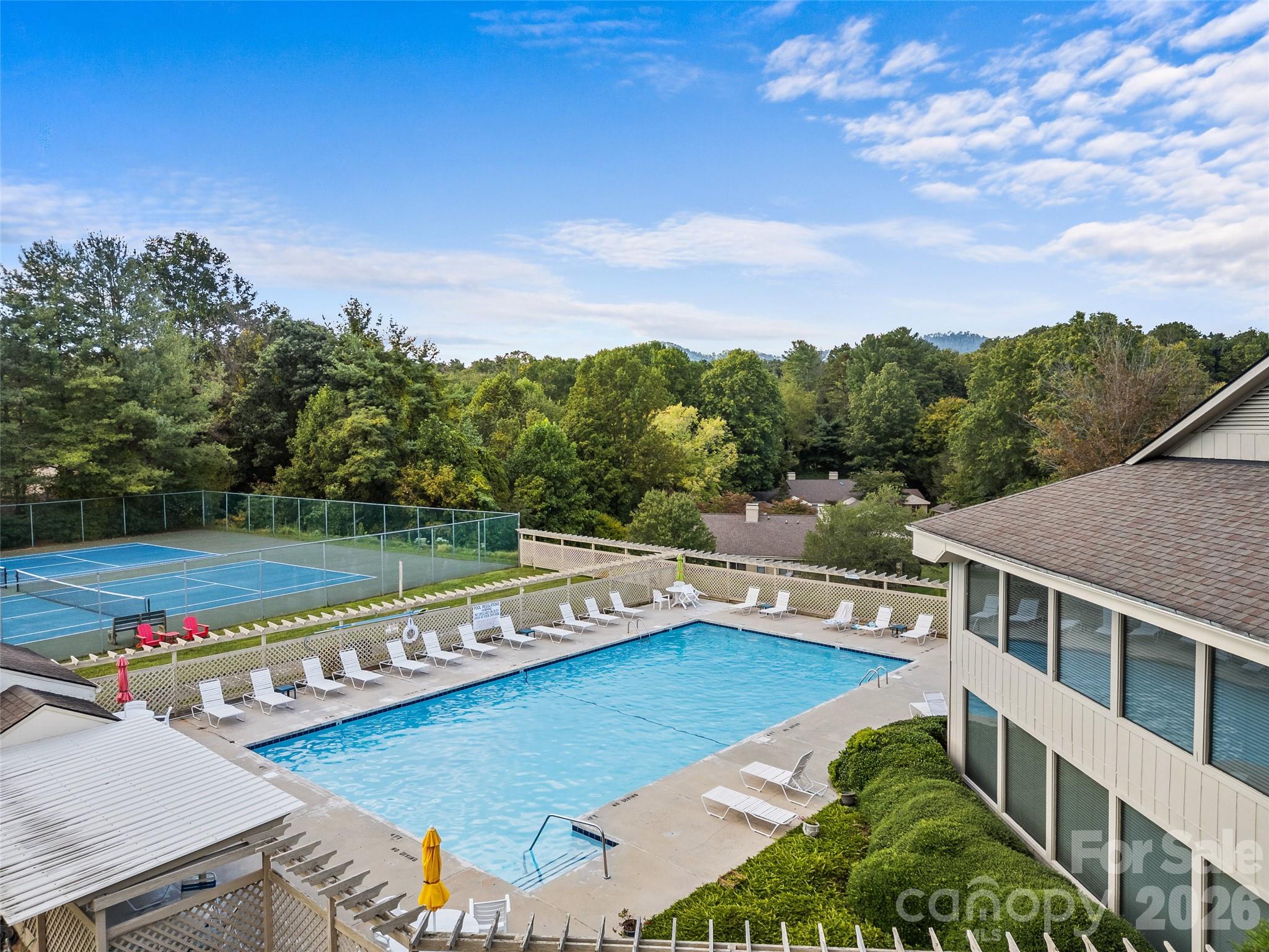 102 Abbey Circle