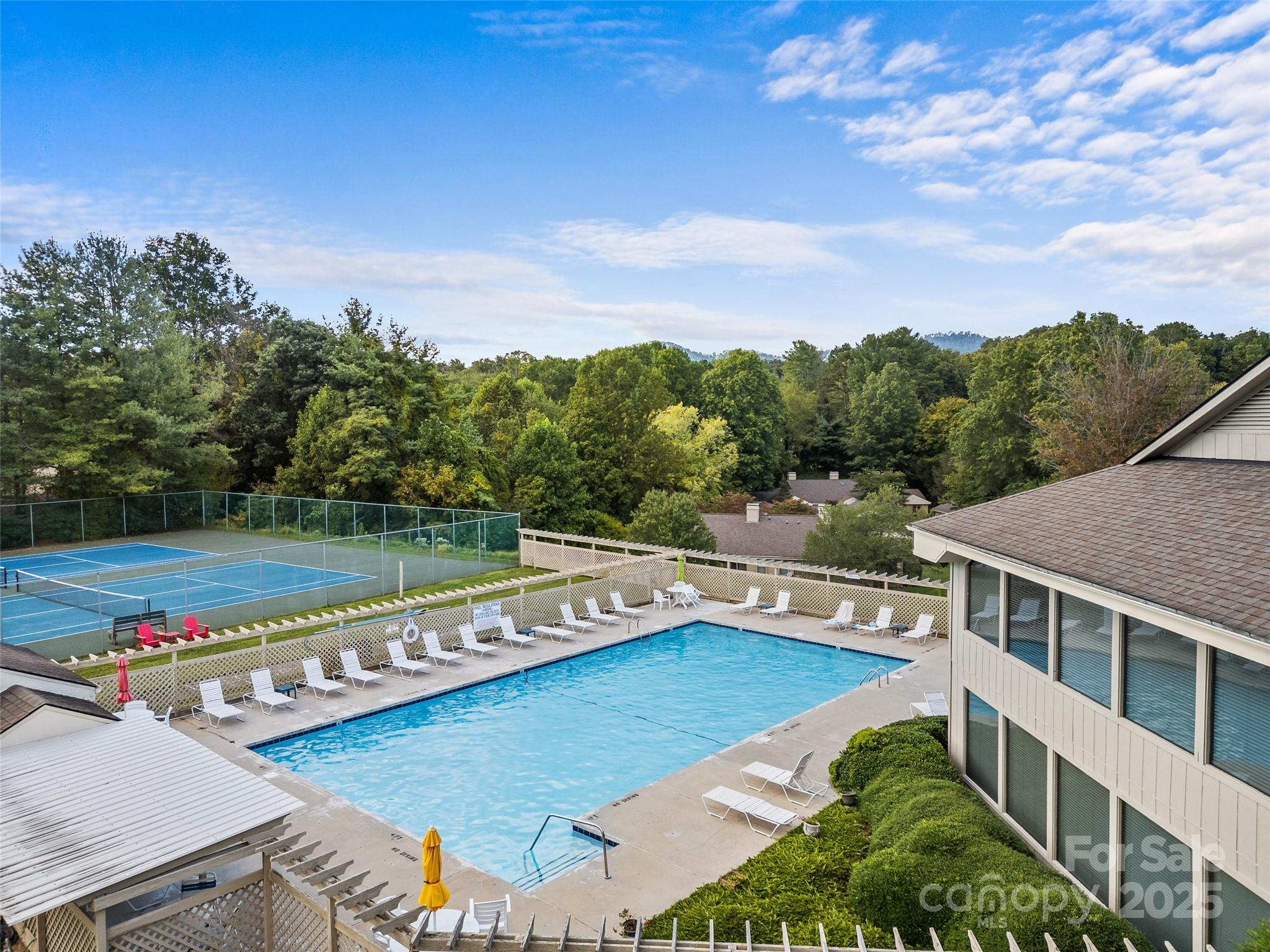 102 Abbey Circle