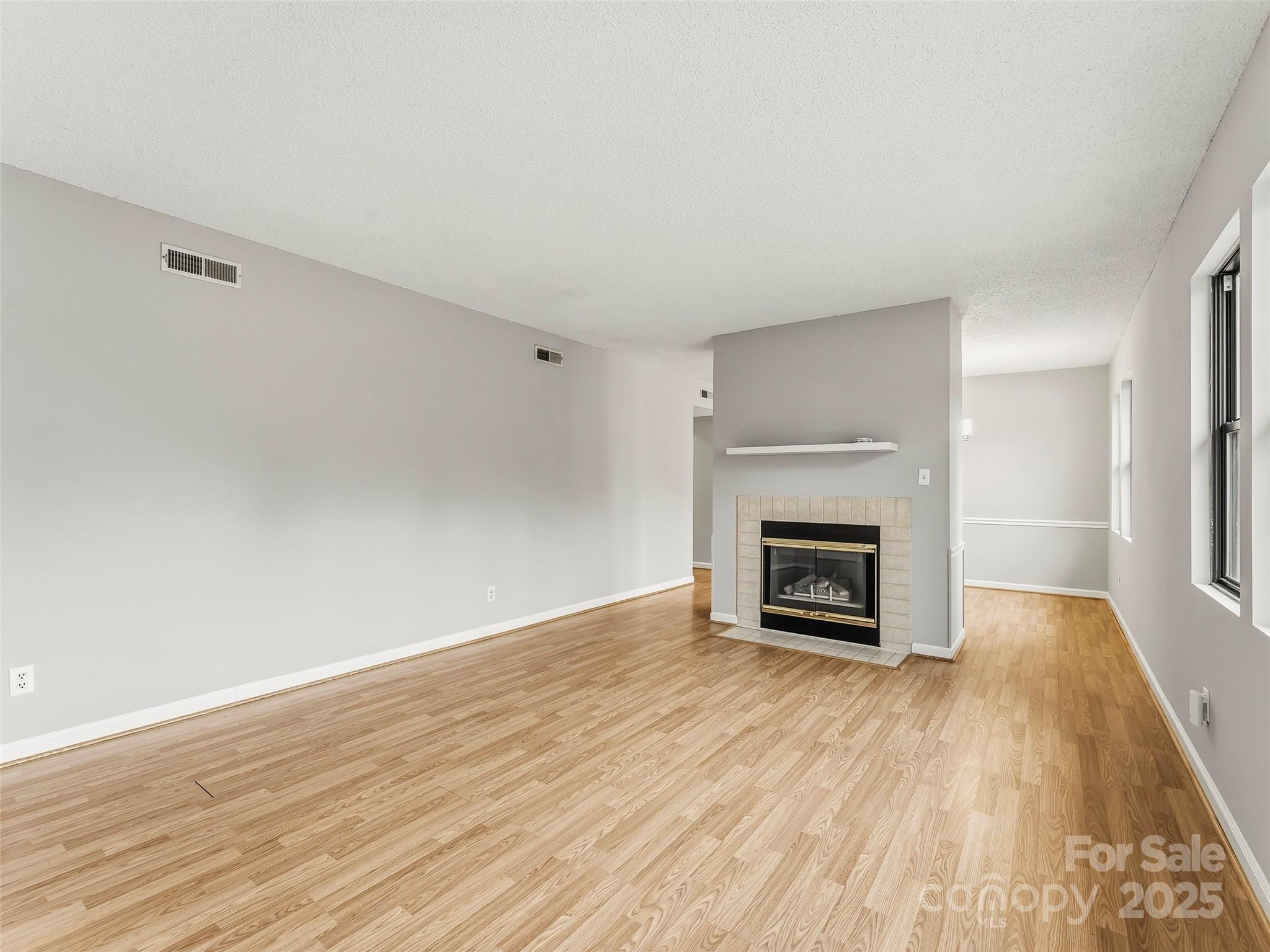 102 Abbey Circle