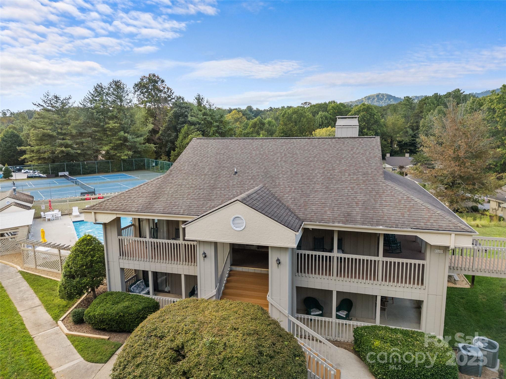102 Abbey Circle