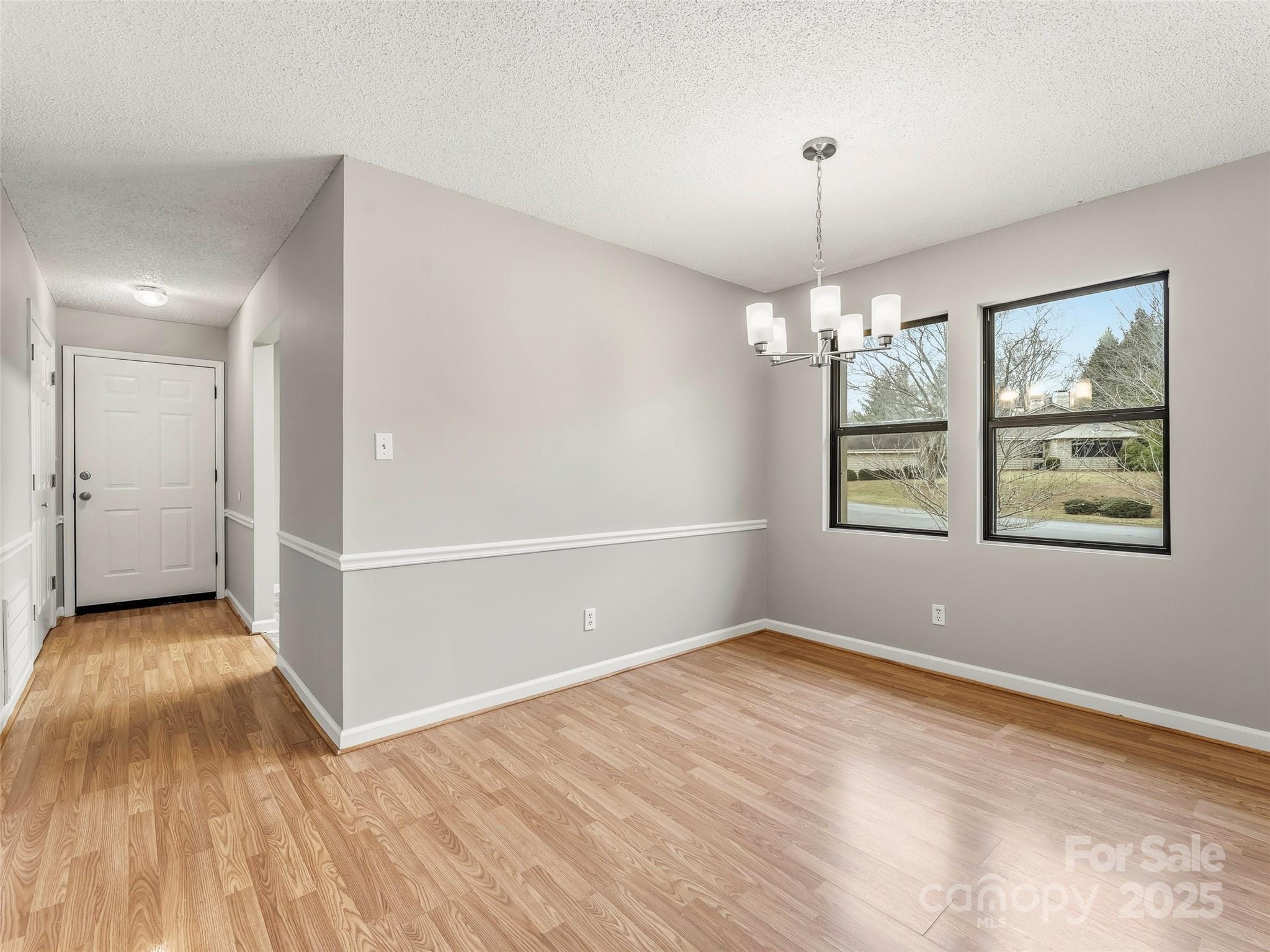 102 Abbey Circle