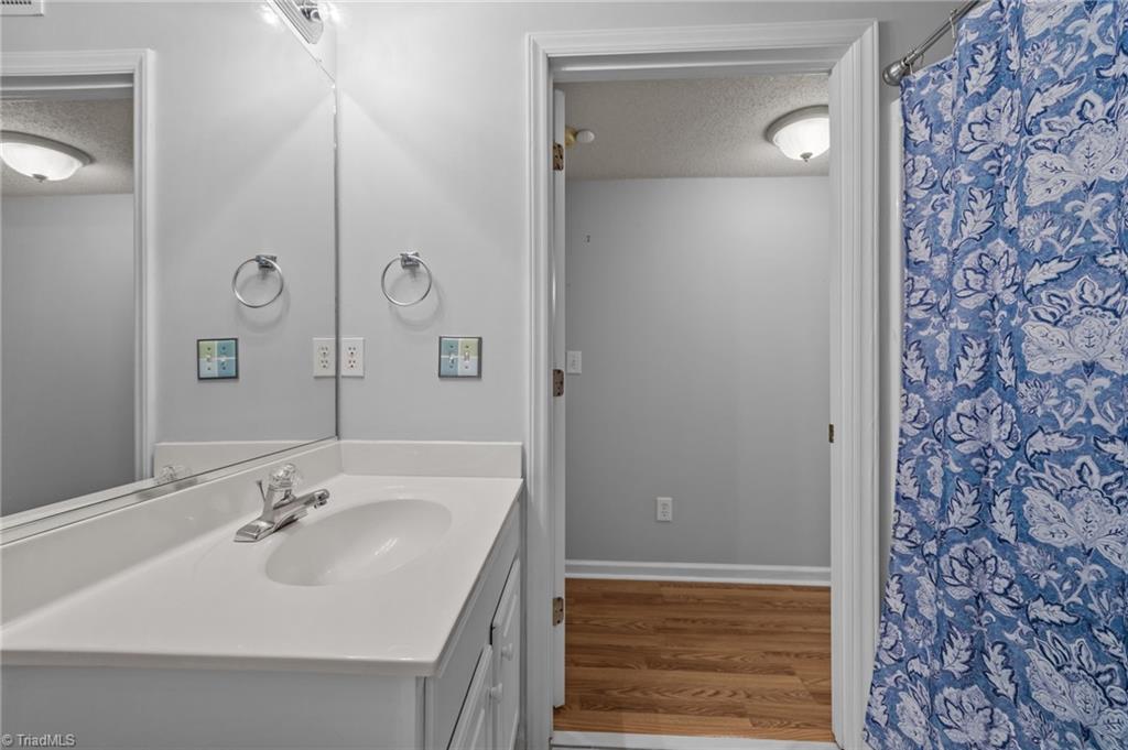 213 Ivy Glen Court, Winston-Salem