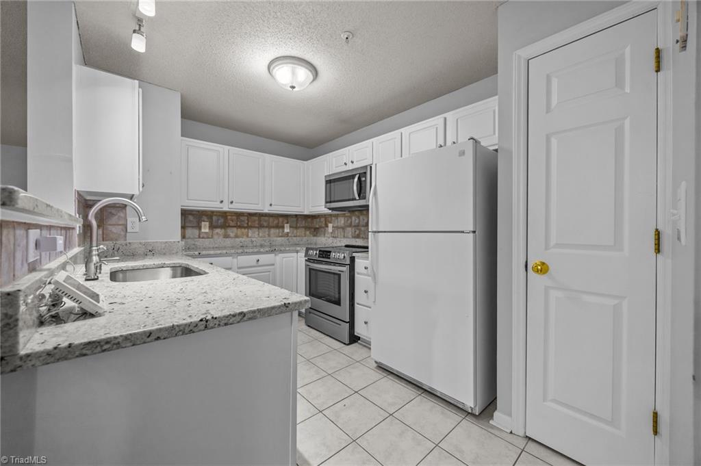 213 Ivy Glen Court, Winston-Salem