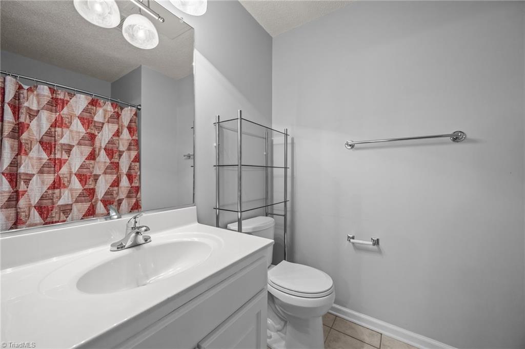 213 Ivy Glen Court, Winston-Salem