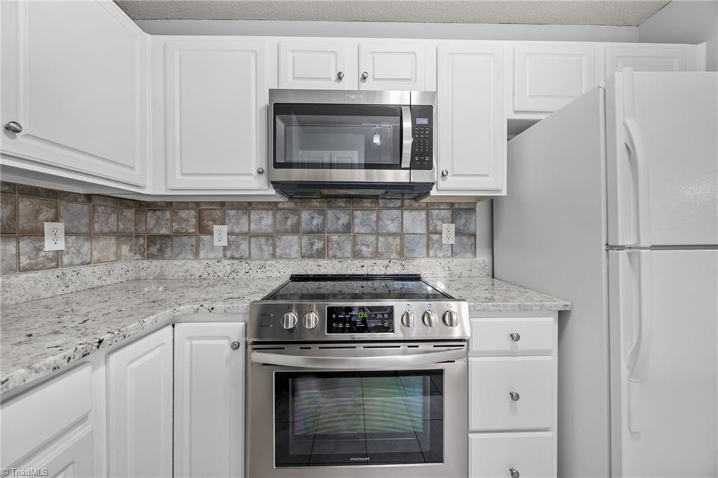 213 Ivy Glen Court, Winston-Salem