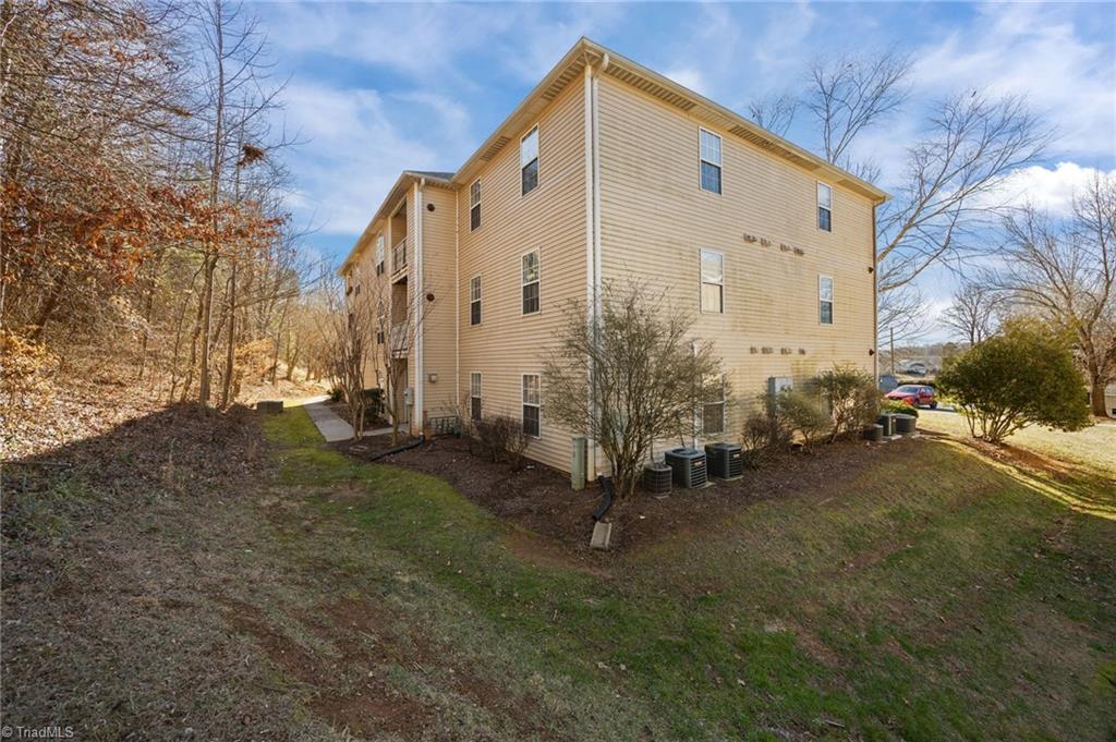 213 Ivy Glen Court, Winston-Salem