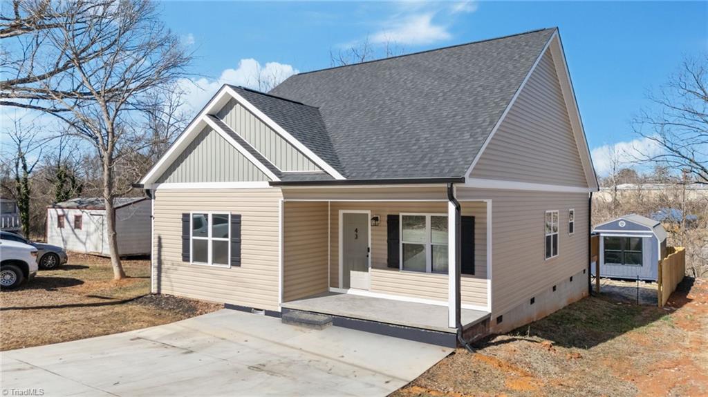 43 Robbins Circle