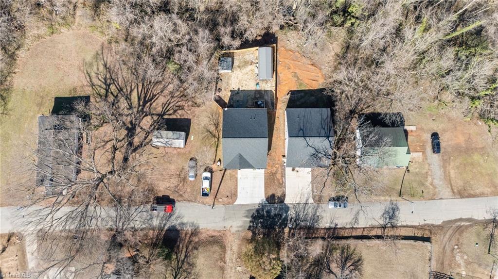 43 Robbins Circle