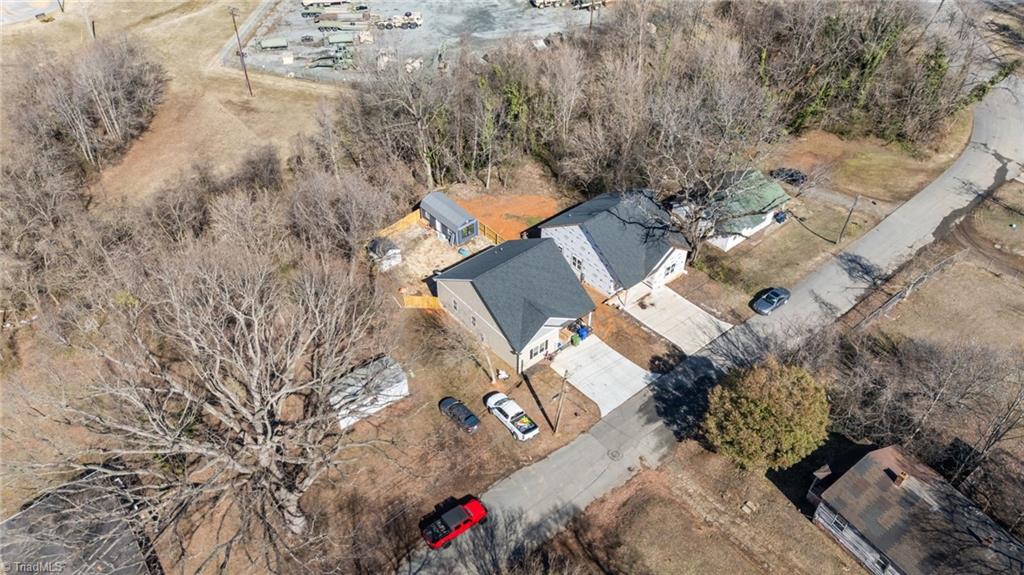 43 Robbins Circle
