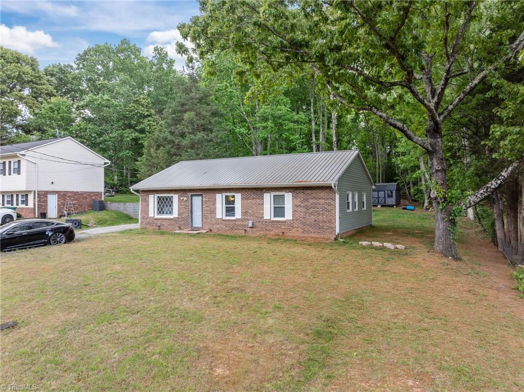 5124 Tall tree Drive, Winston-Salem