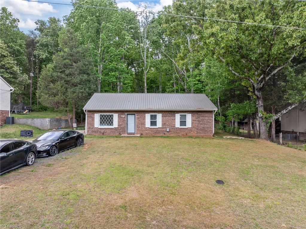 5124 Tall tree Drive, Winston-Salem