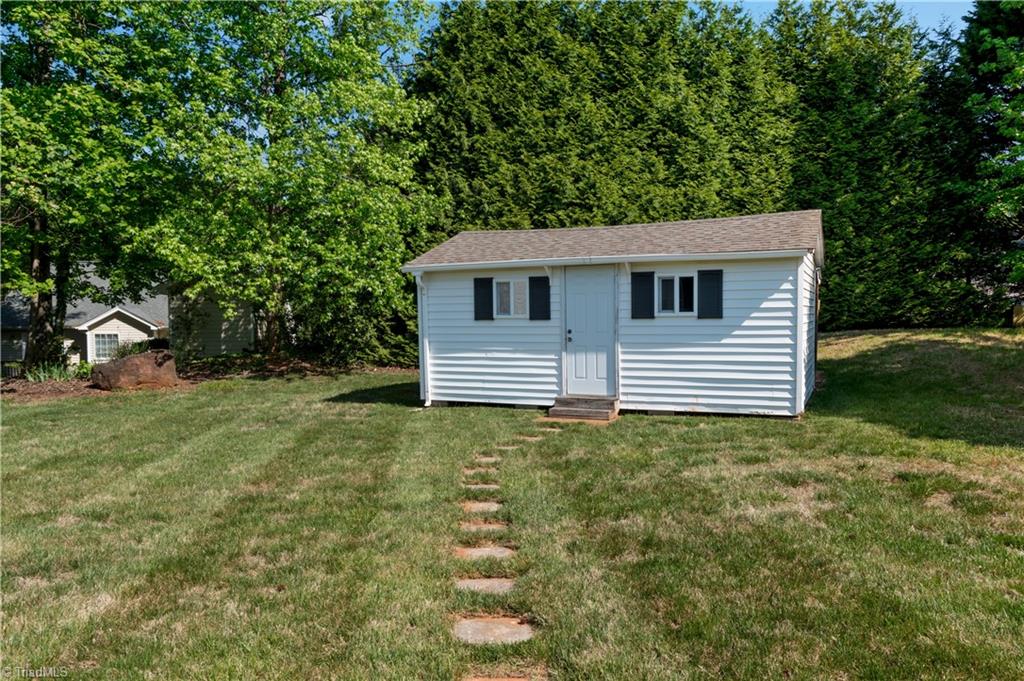3675 Signet Drive, Winston-Salem