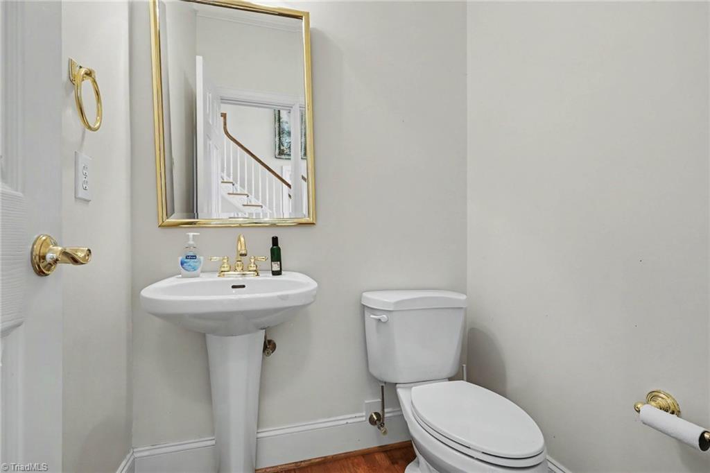 3211 Timberoak Court