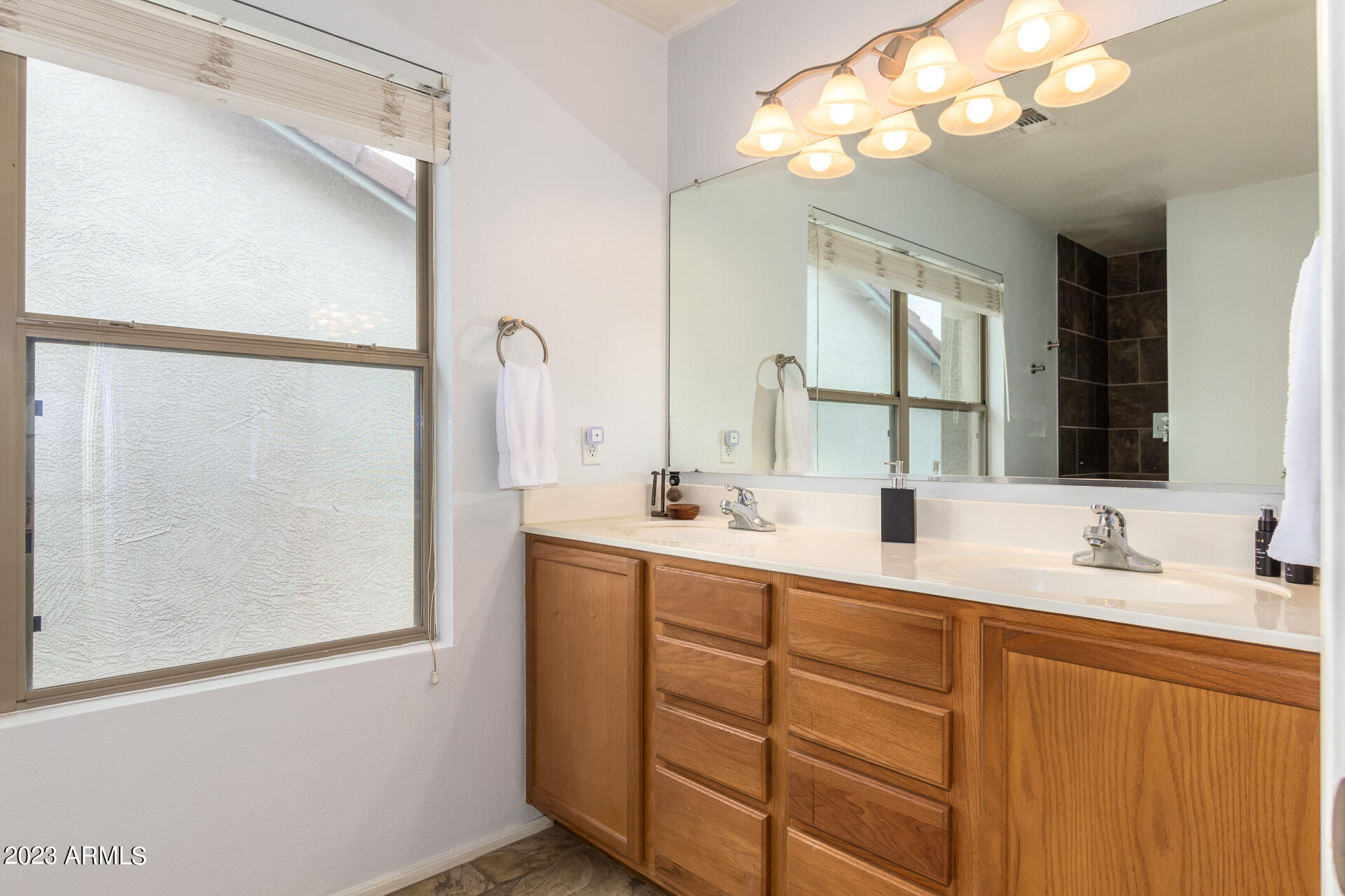 1248 E CLIFTON Avenue