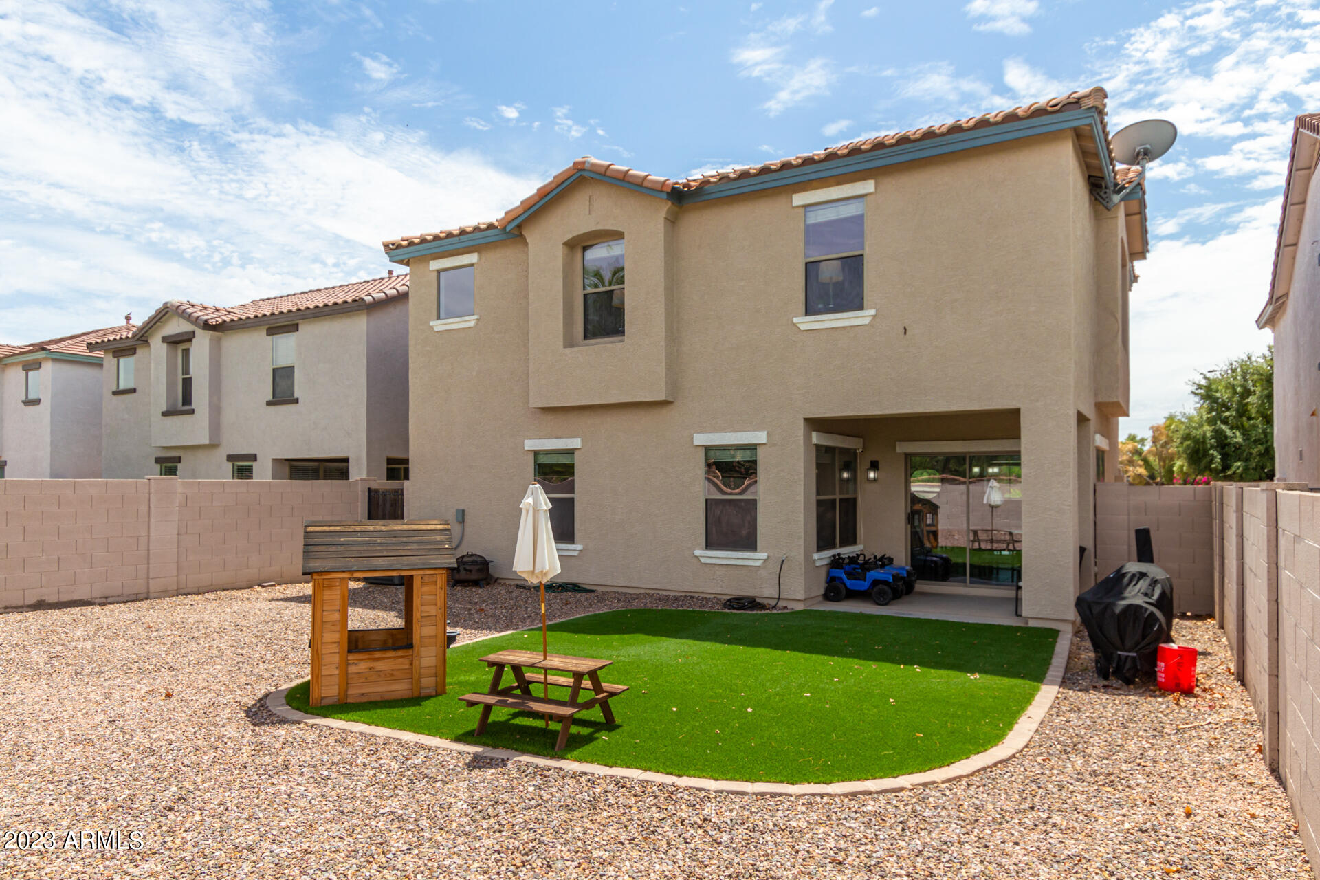 1248 E CLIFTON Avenue