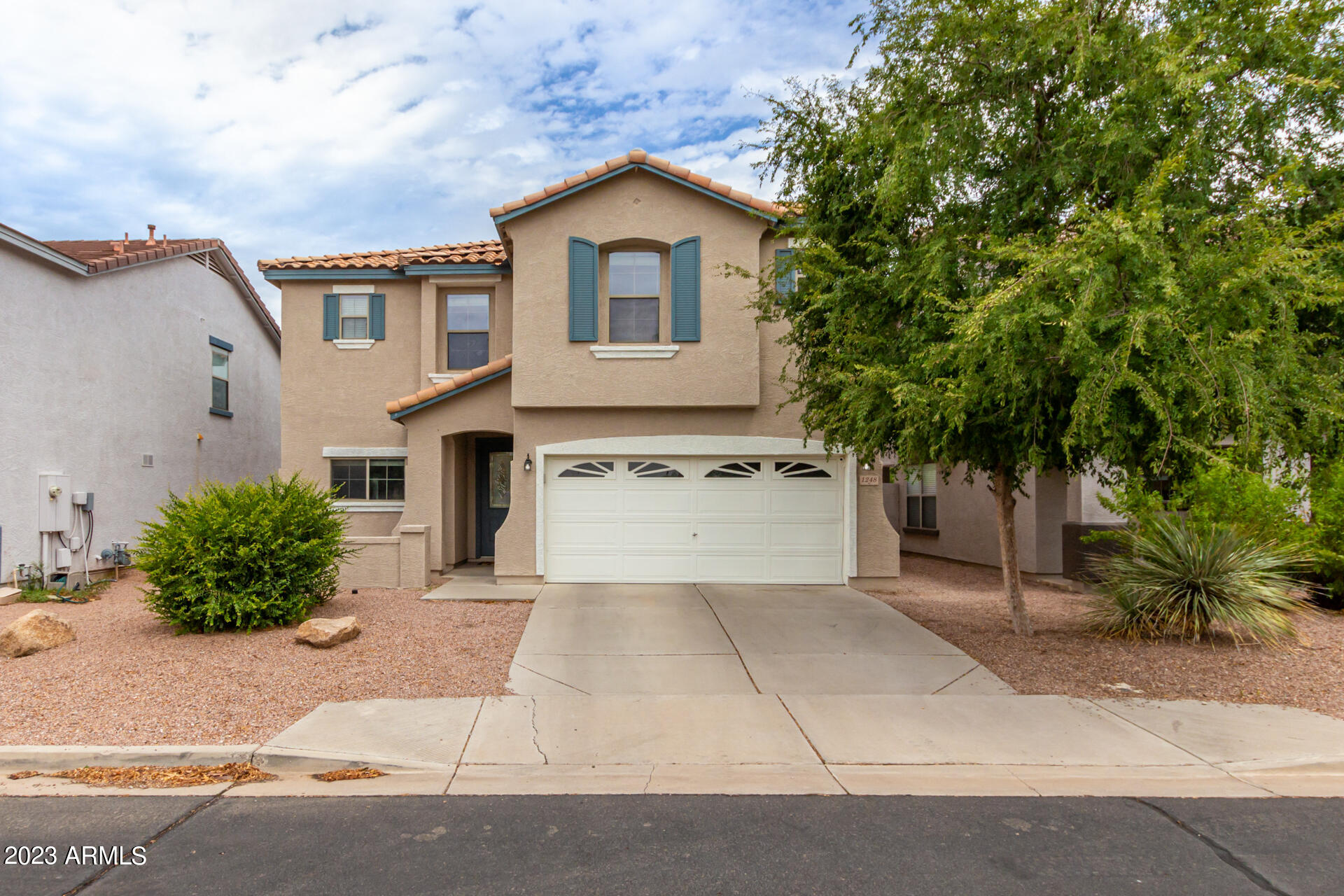 1248 E CLIFTON Avenue