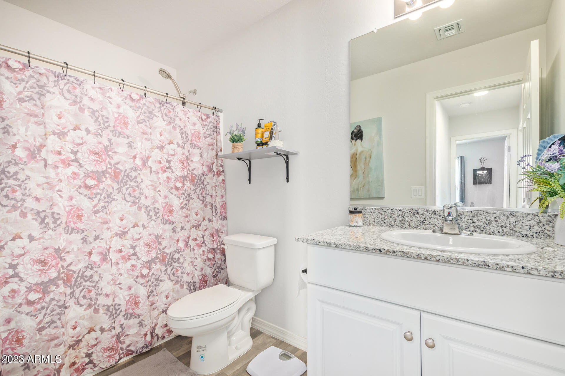 193 N MULBERRY Street