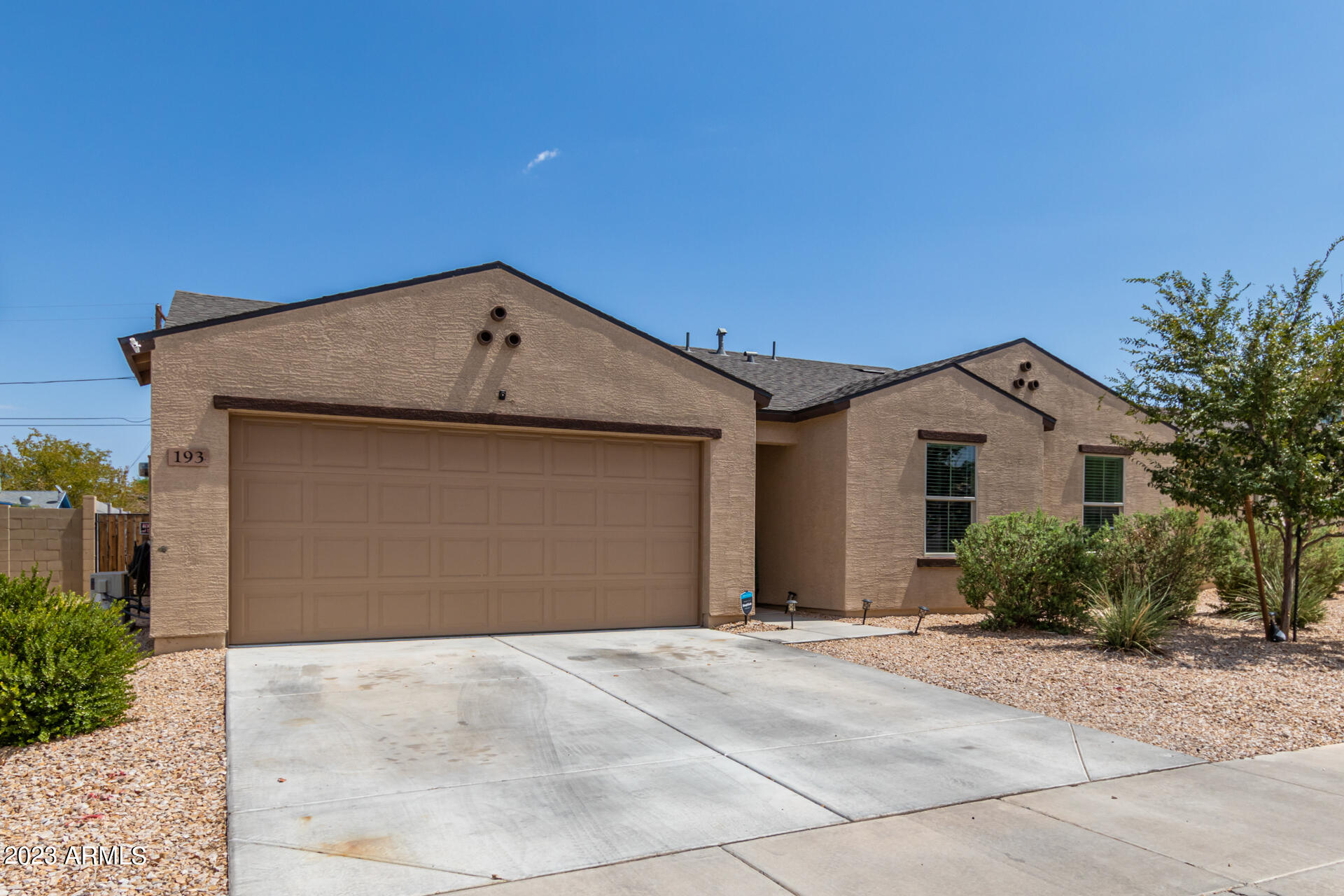 193 N MULBERRY Street