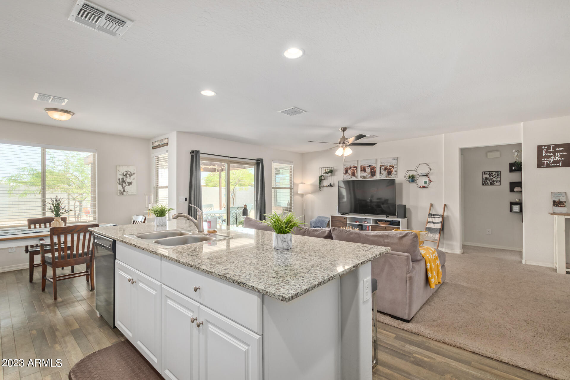 193 N MULBERRY Street