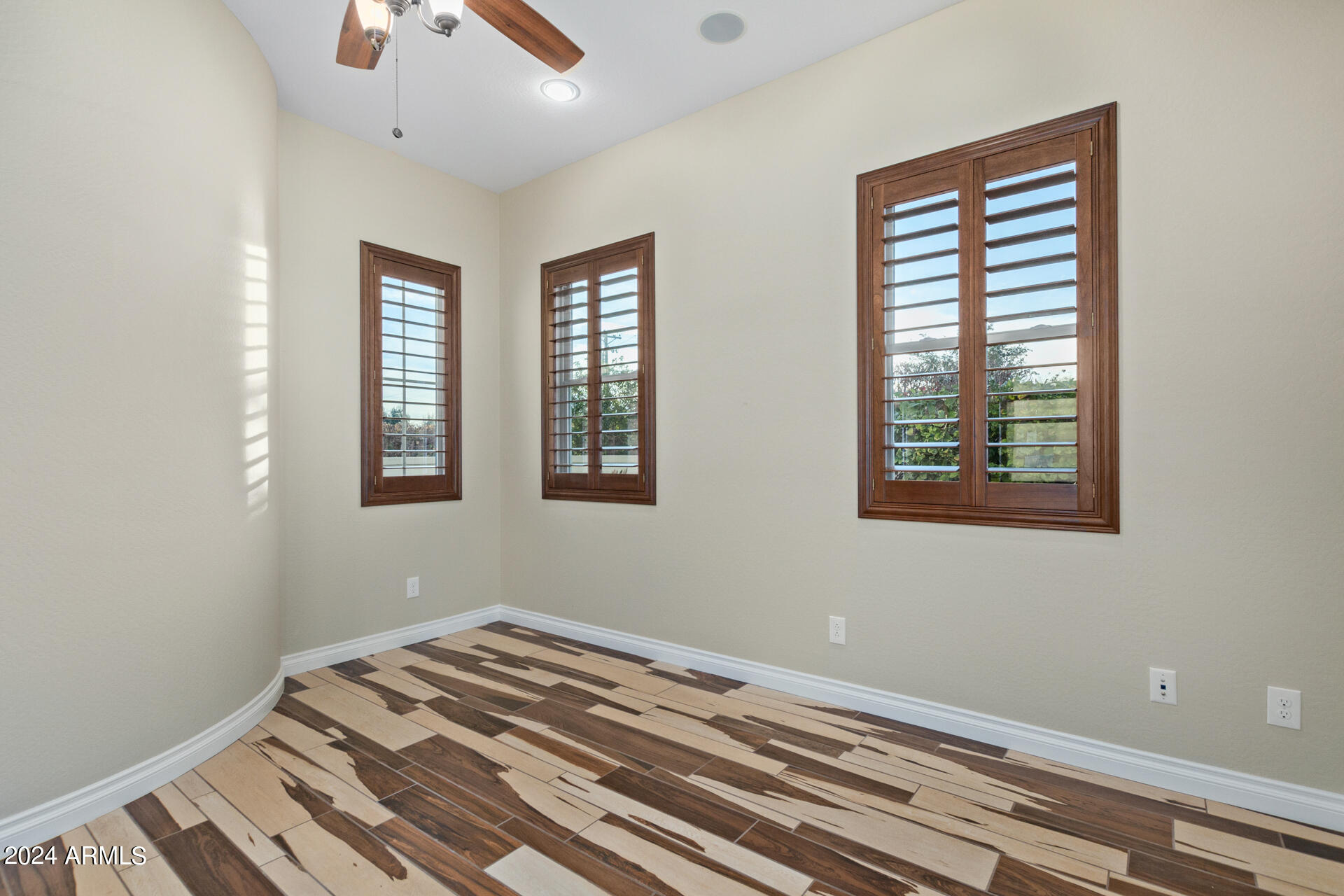 266 E LADDOOS Avenue