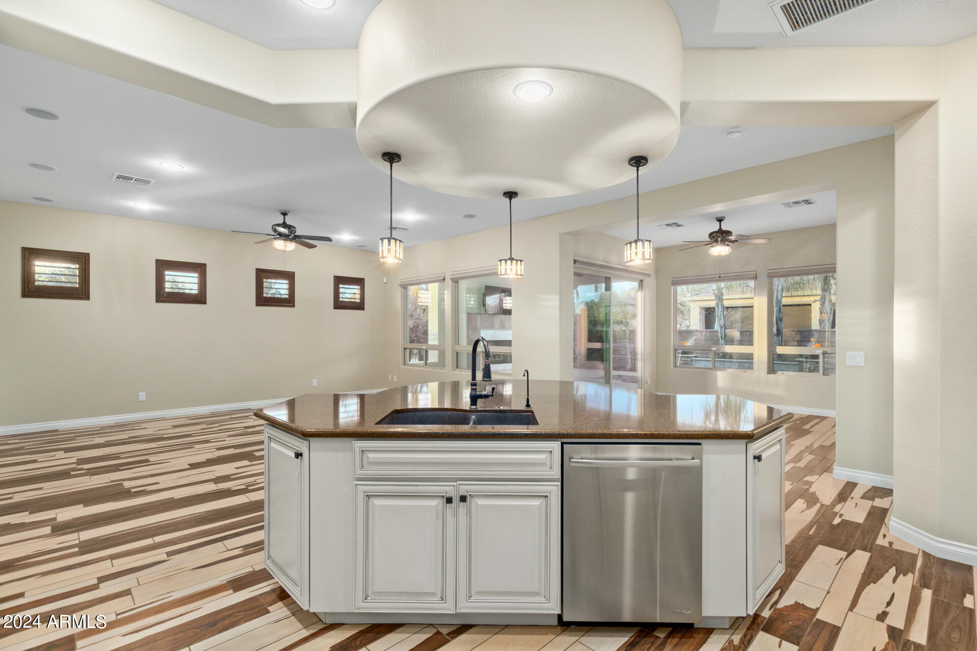 266 E LADDOOS Avenue