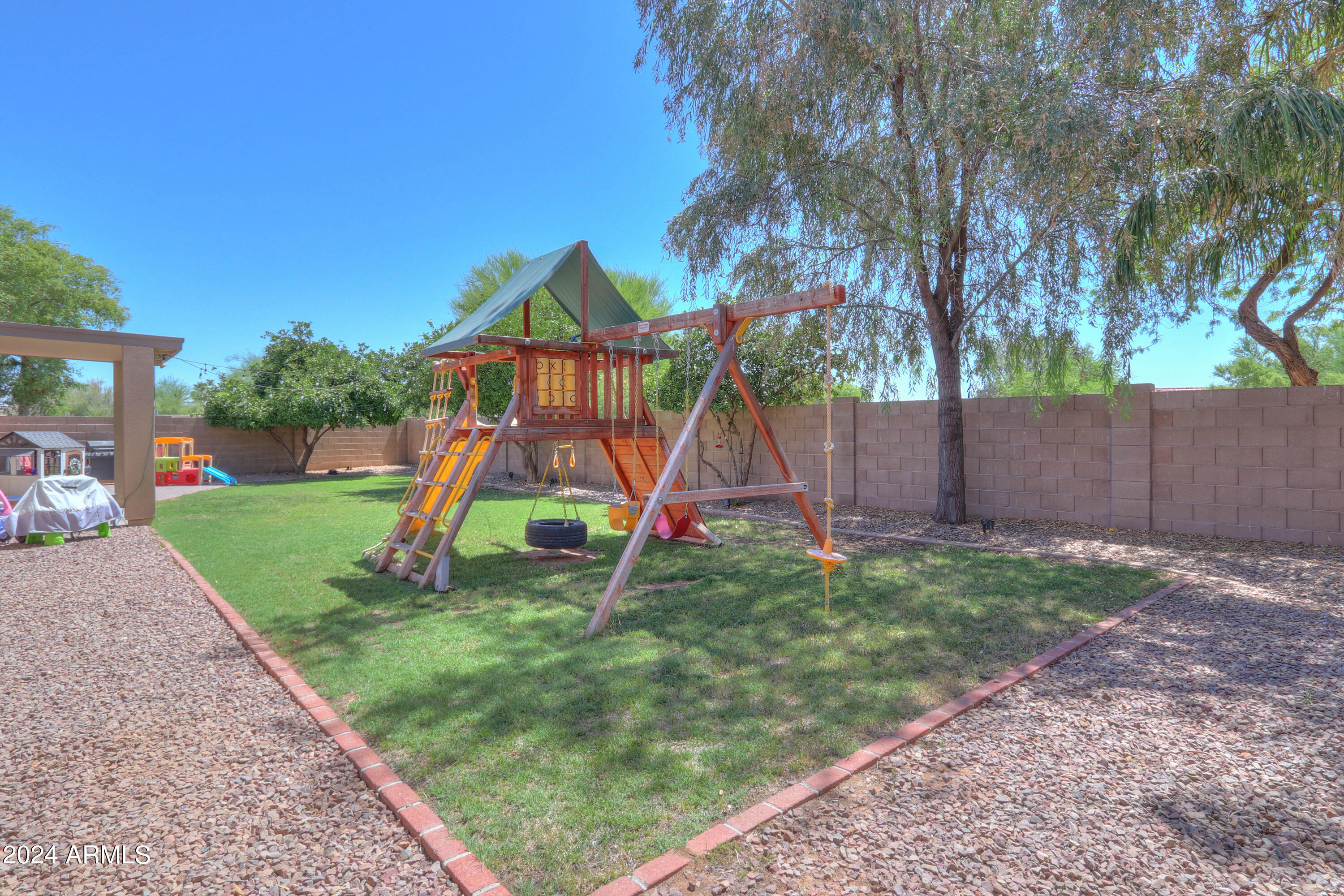 1280 N Elizabeth Court