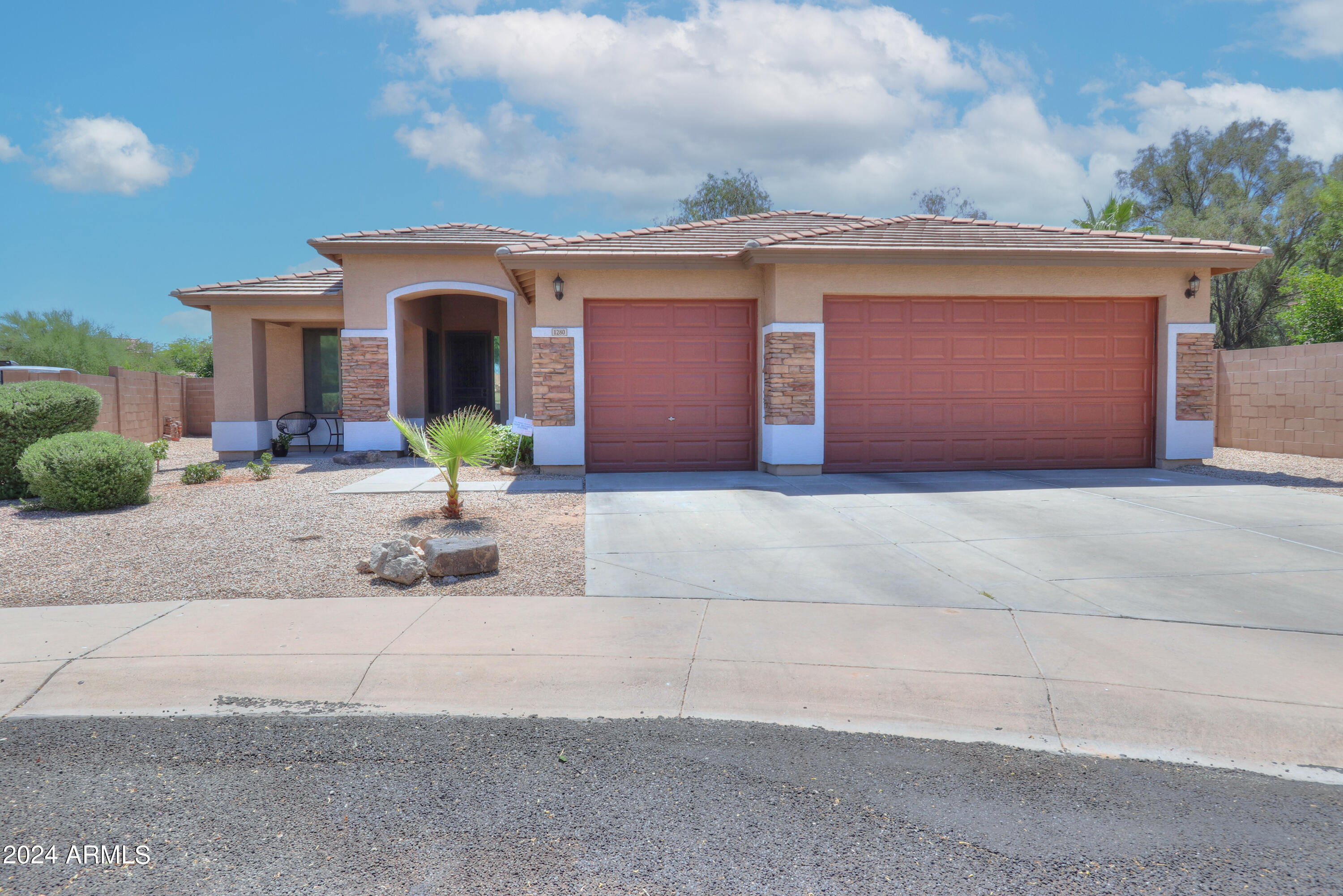 1280 N Elizabeth Court