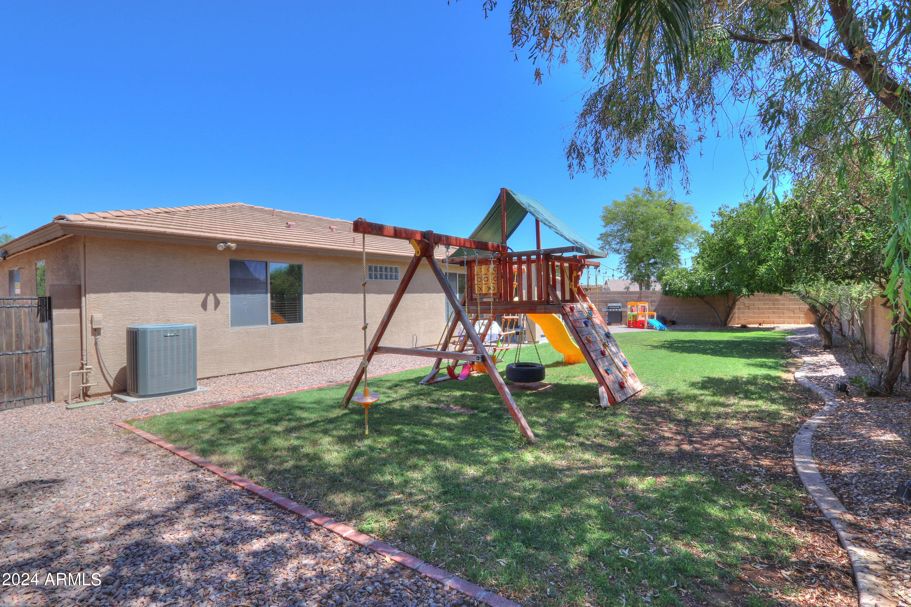 1280 N Elizabeth Court