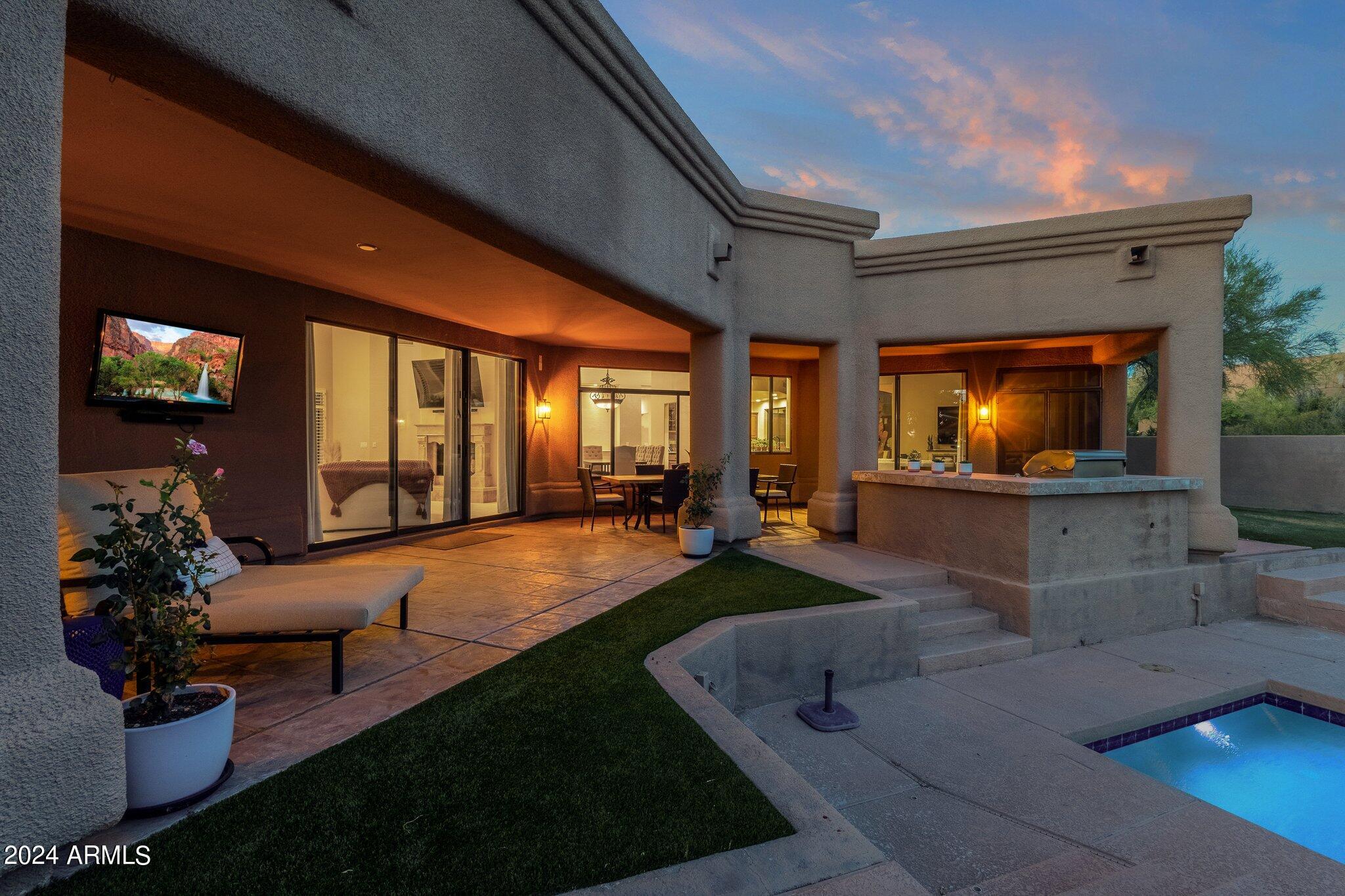 9325 E PARAISO Drive