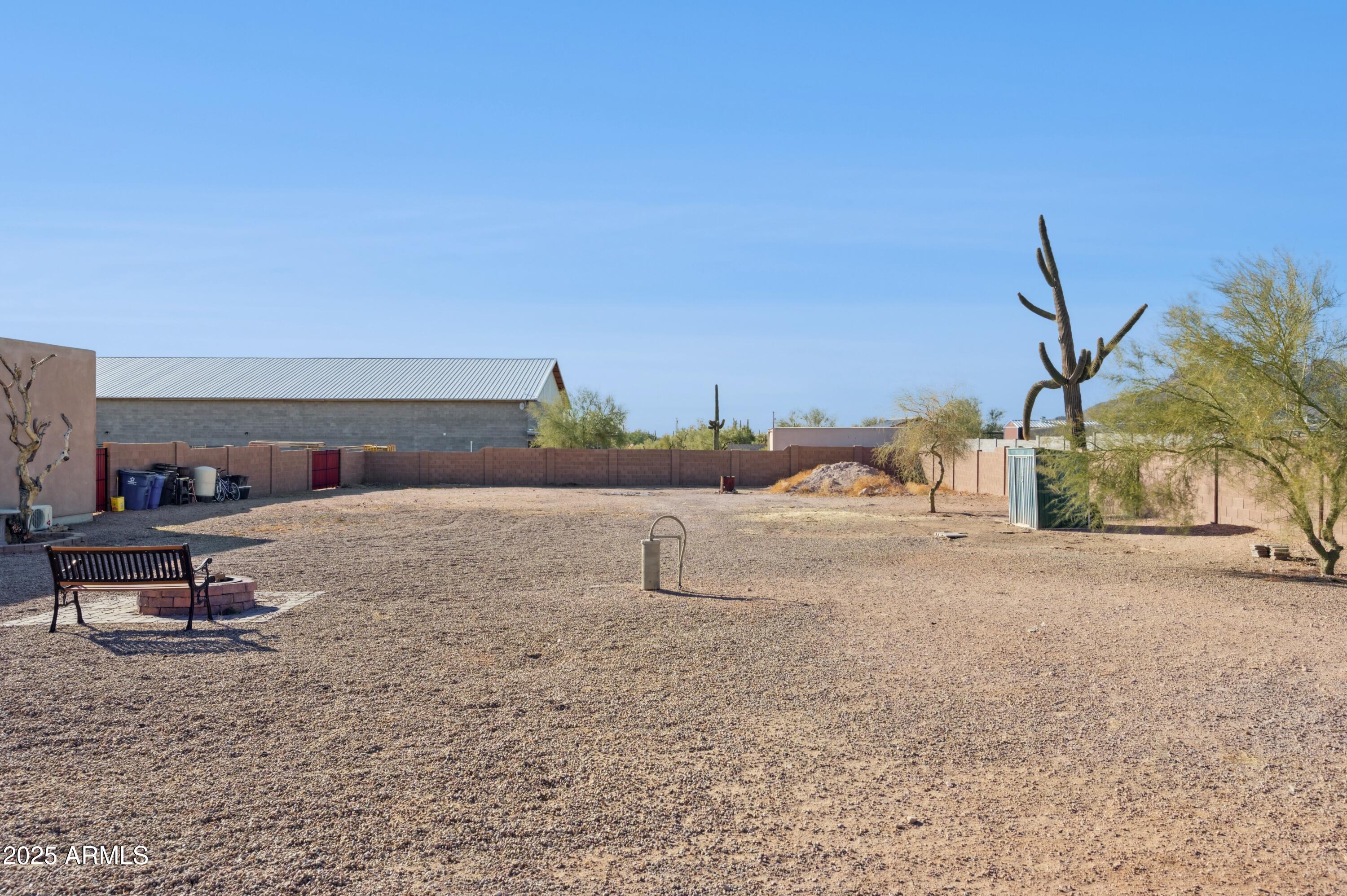 274 E MCKELLIPS Boulevard