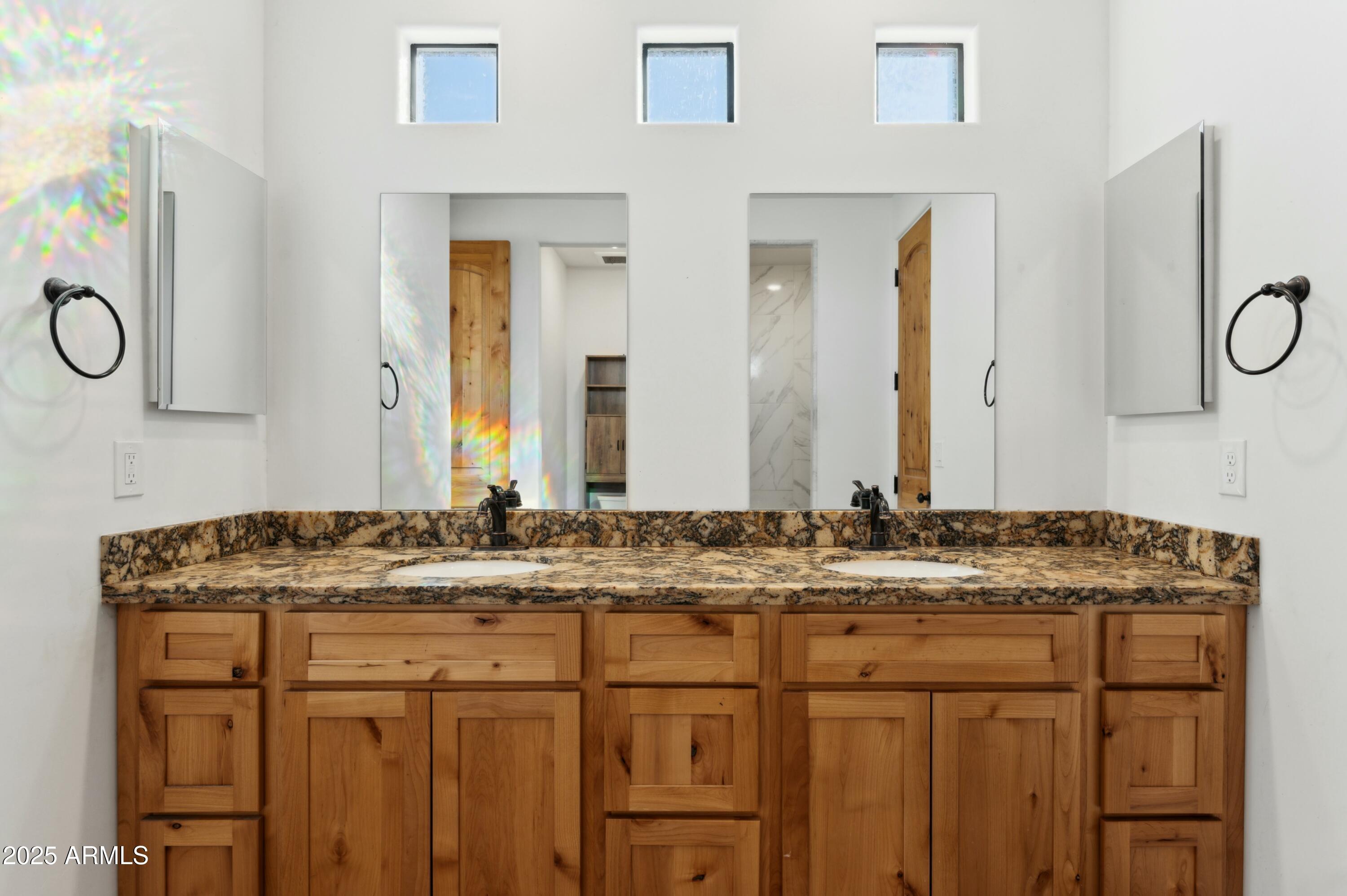 274 E MCKELLIPS Boulevard