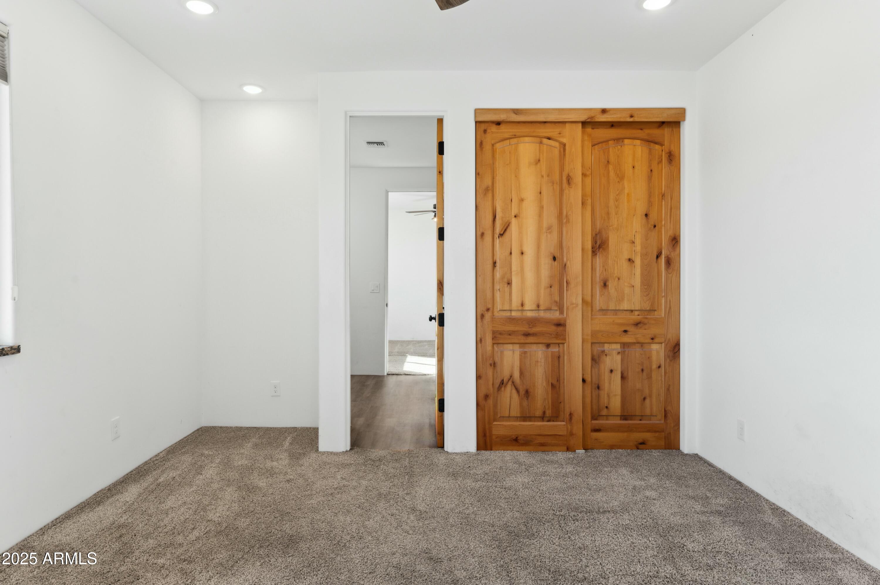 274 E MCKELLIPS Boulevard