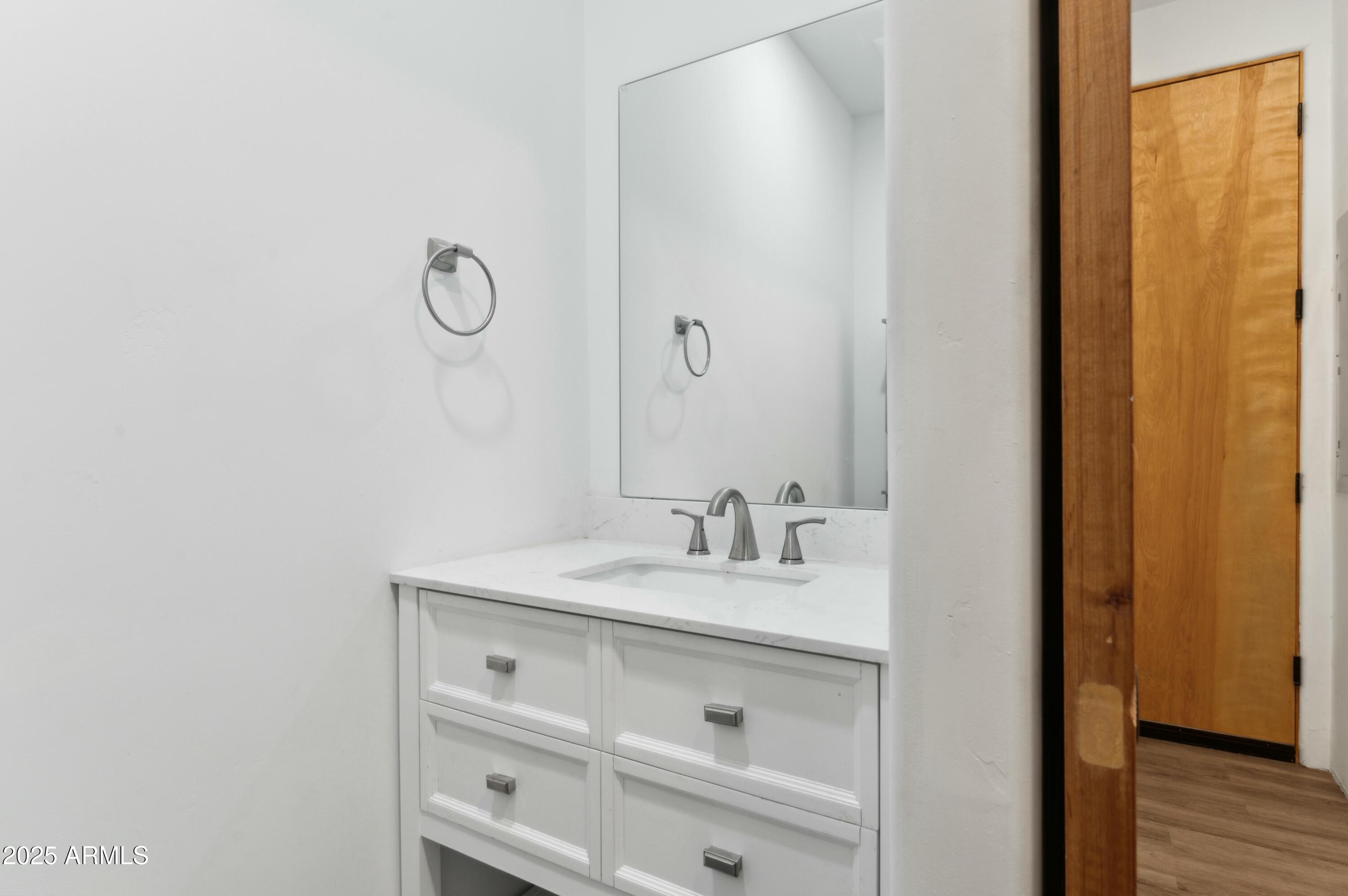 274 E MCKELLIPS Boulevard