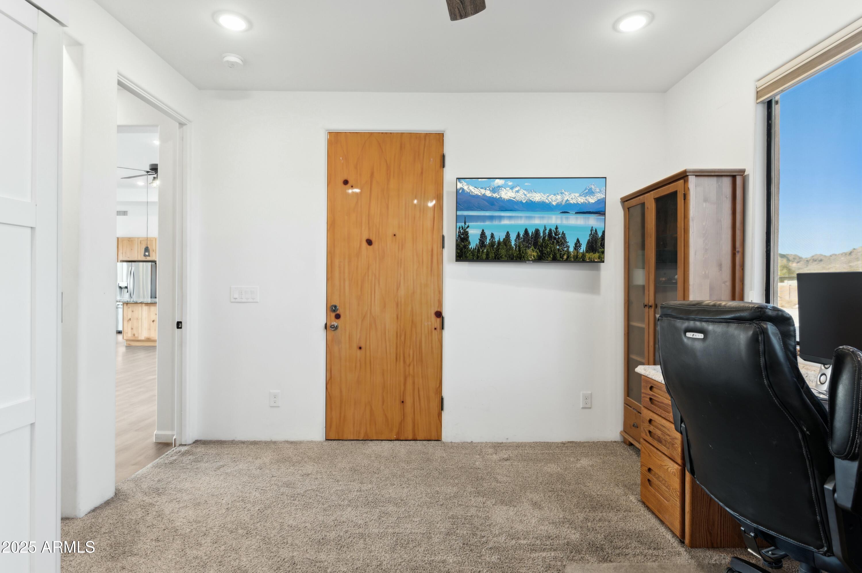 274 E MCKELLIPS Boulevard