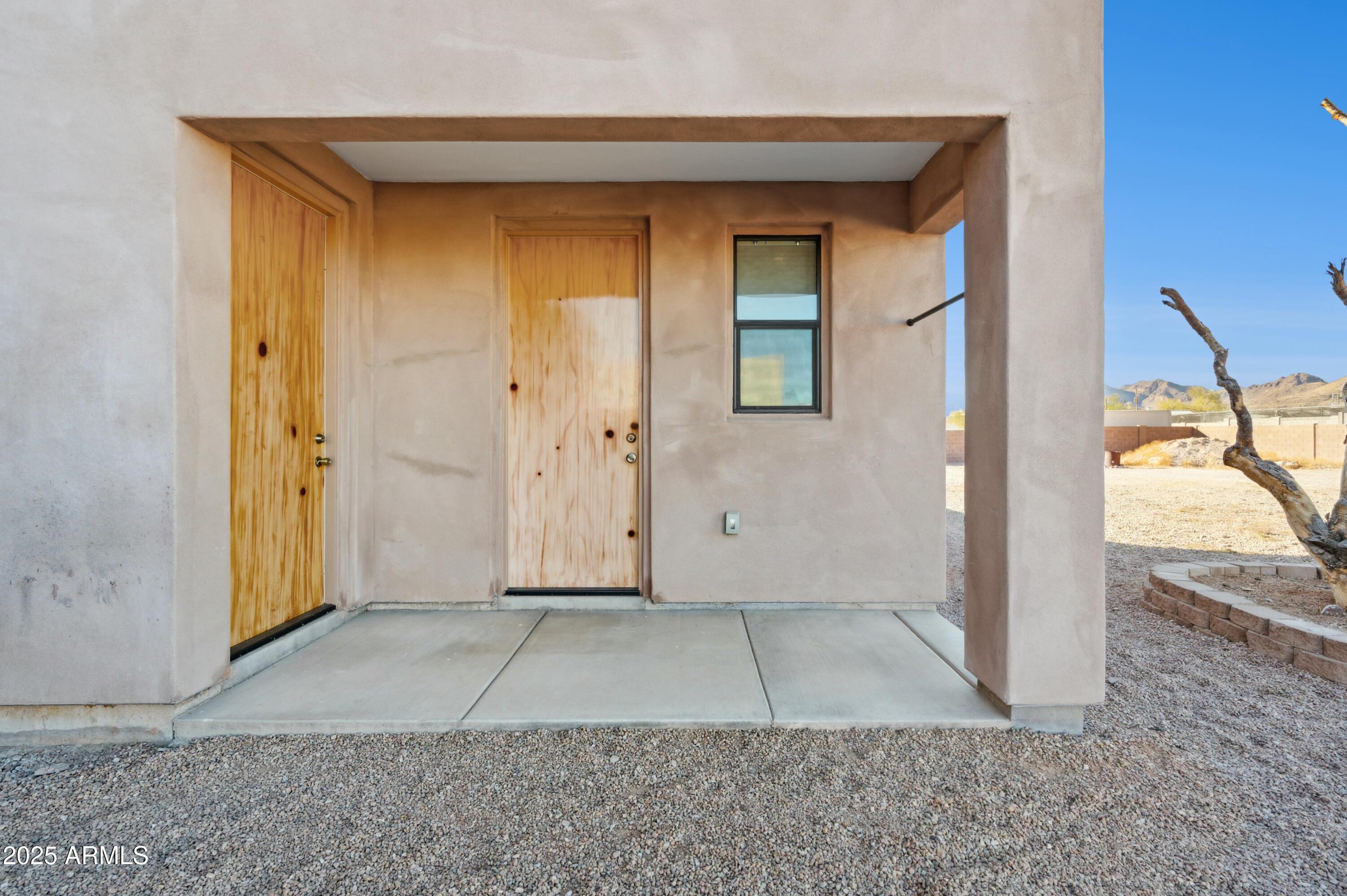 274 E MCKELLIPS Boulevard