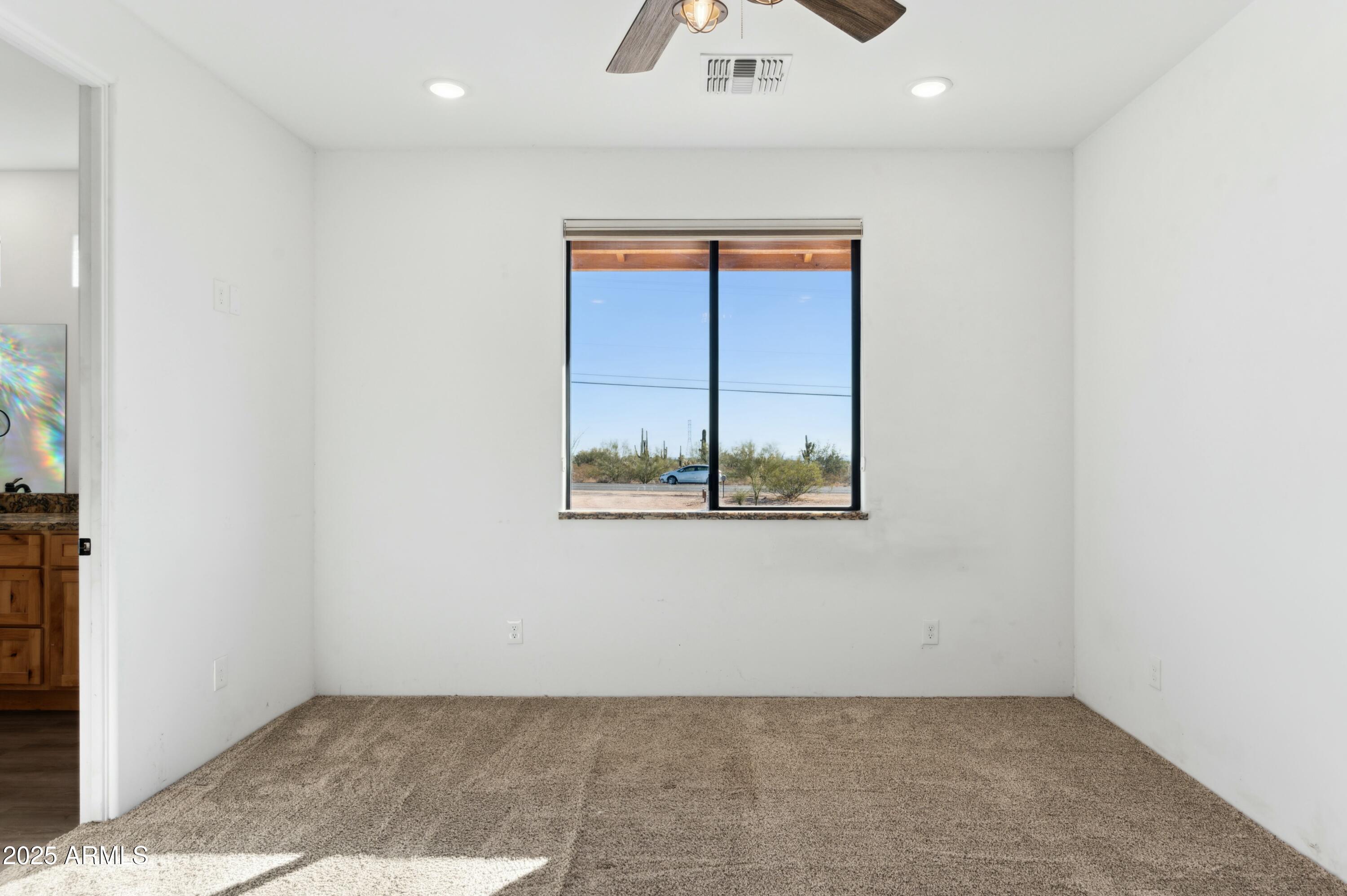 274 E MCKELLIPS Boulevard